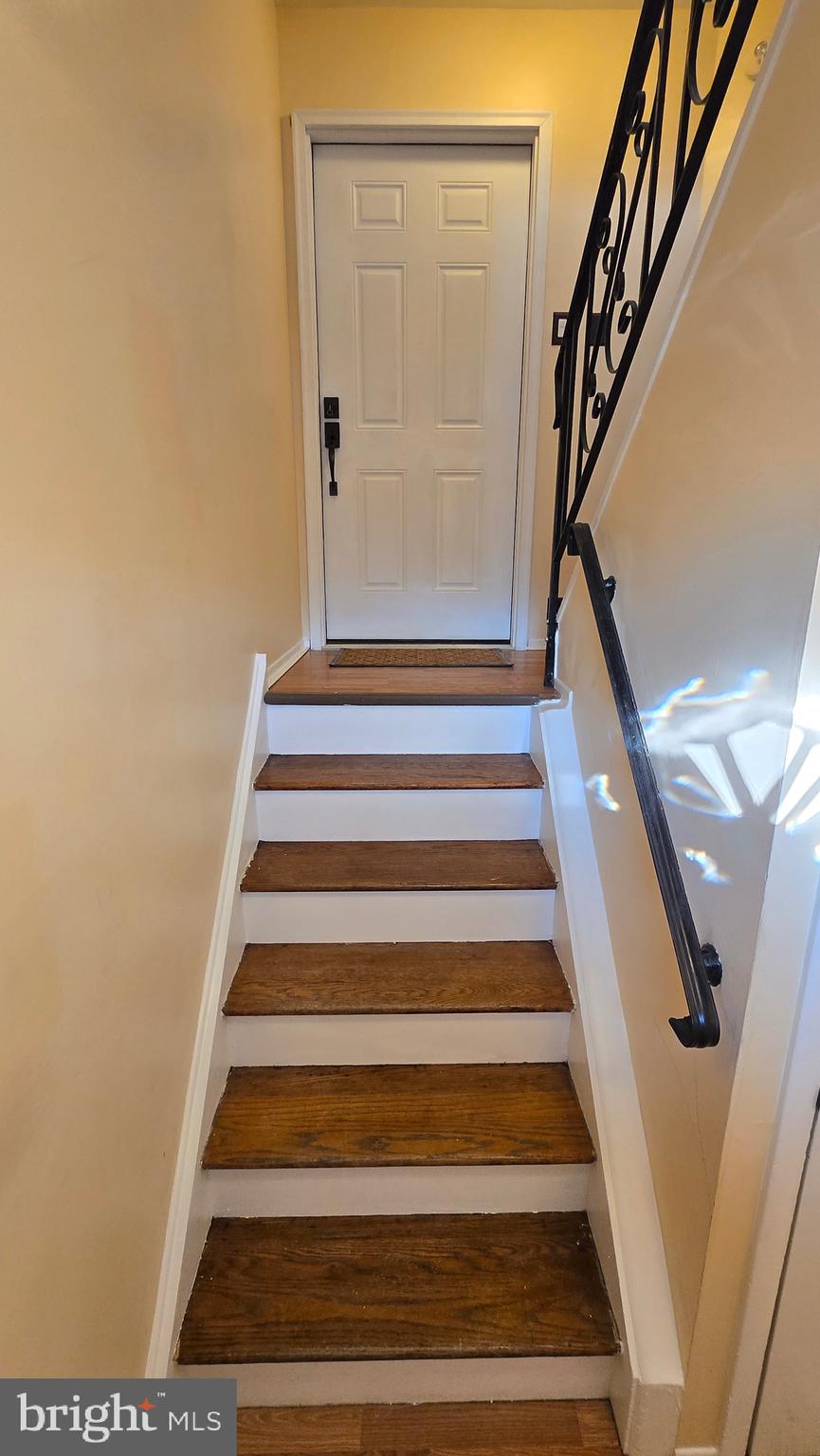 7815 SUMMERDALE AVENUE 1ST FLOOR