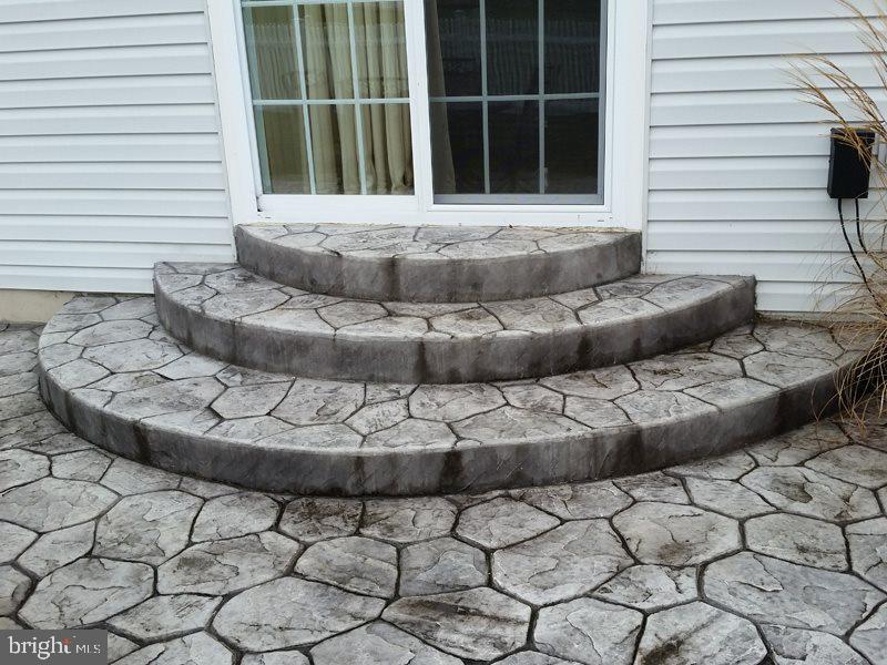 THORNBURY HUNT - Residential