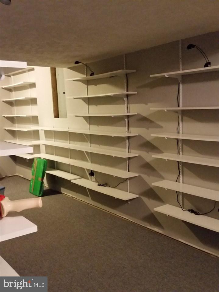 THORNBURY HUNT - Residential