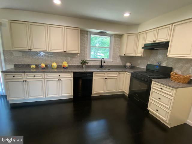 327 W VIRGINIA ROAD