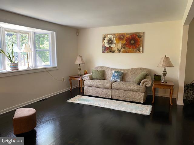327 W VIRGINIA ROAD