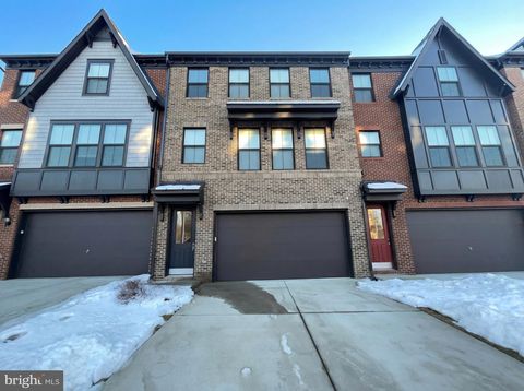 Photo of 8124 Bock Farm Place, ALEXANDRIA, VA 22306 (MLS # VAFX2291162)