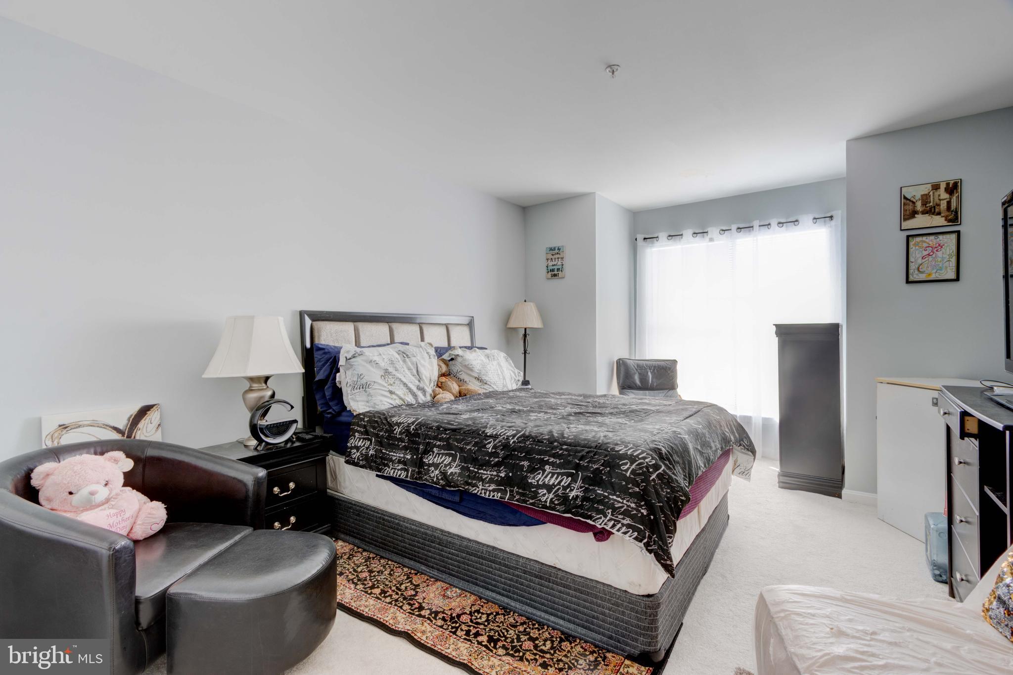 KINGS COUNCIL CONDO - Residential