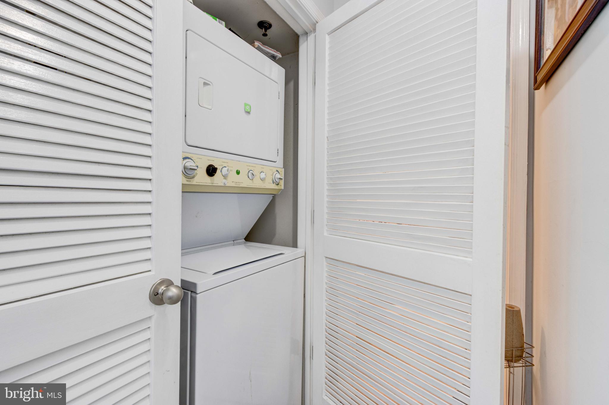 KINGS COUNCIL CONDO - Residential