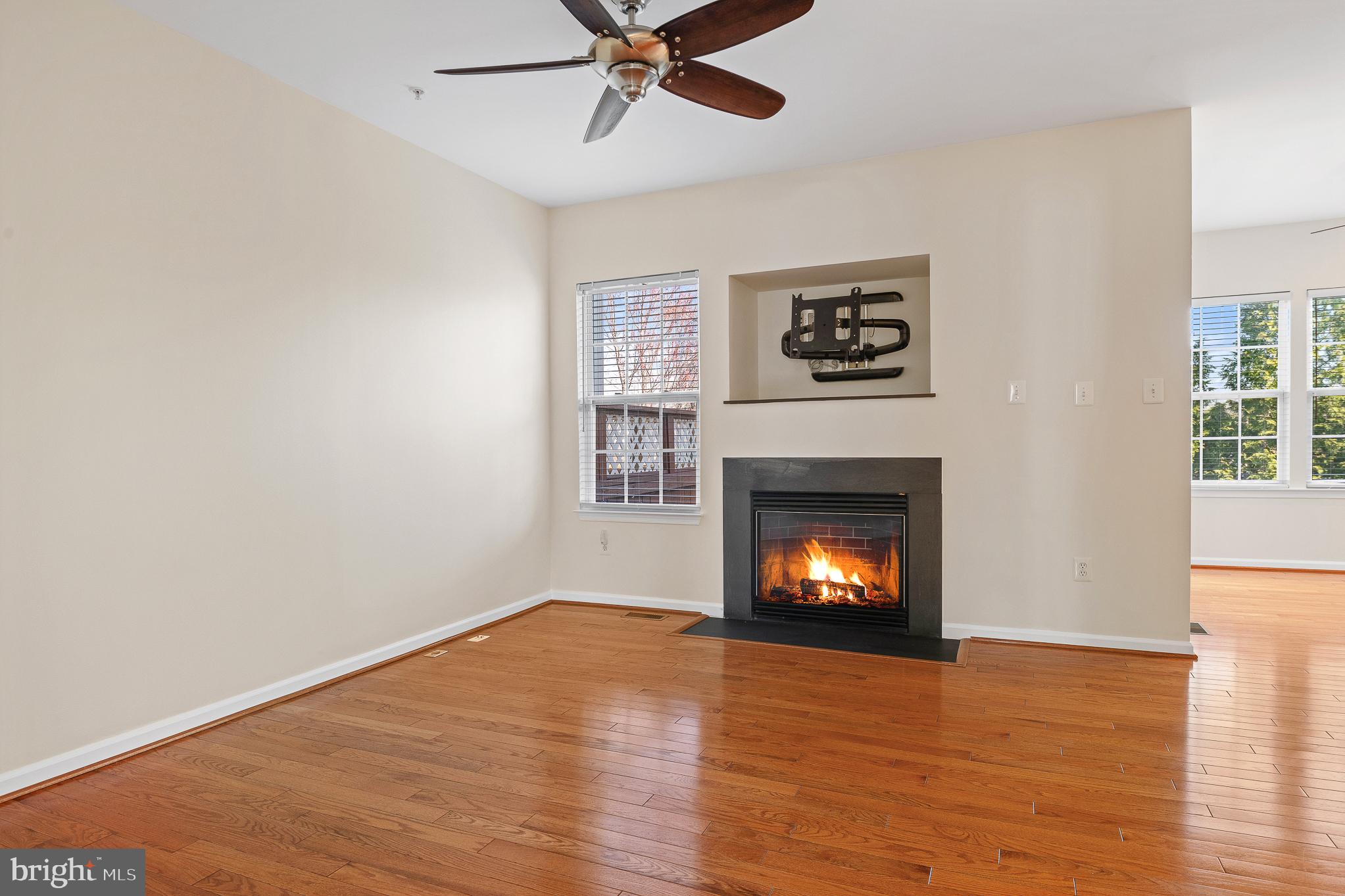 THE LANDINGS AT RIVER OAKS - Residential