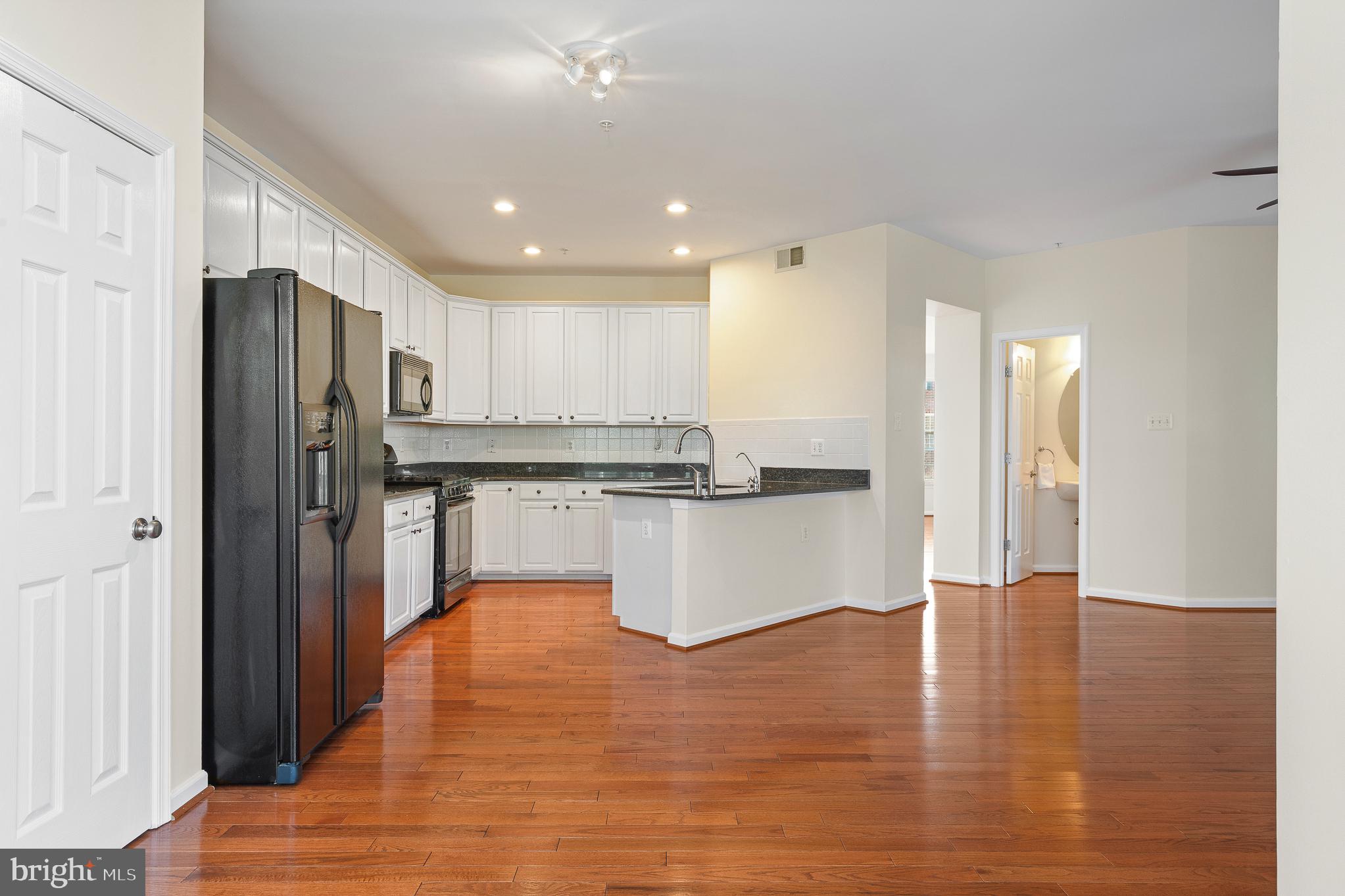 THE LANDINGS AT RIVER OAKS - Residential