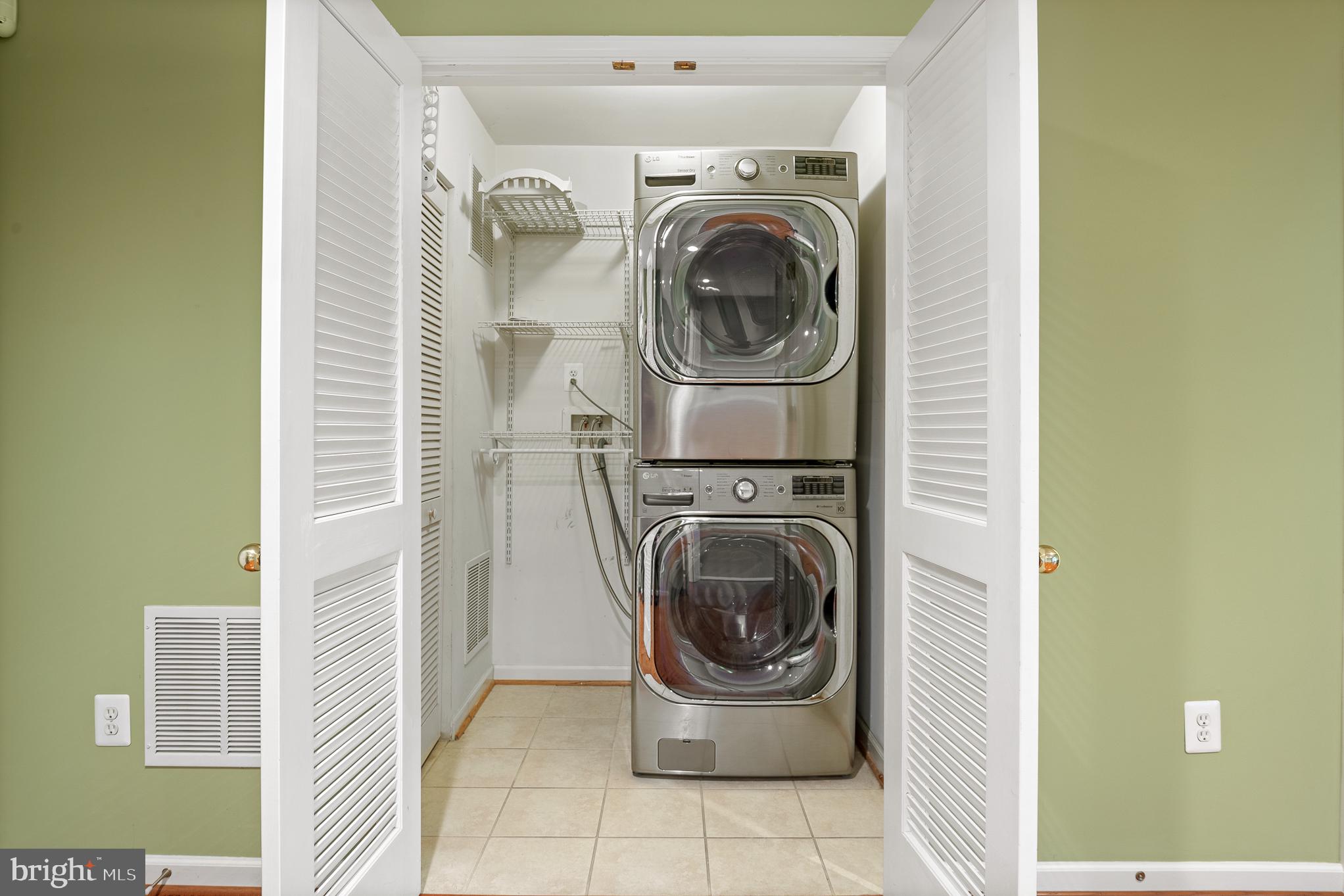 THE LANDINGS AT RIVER OAKS - Residential