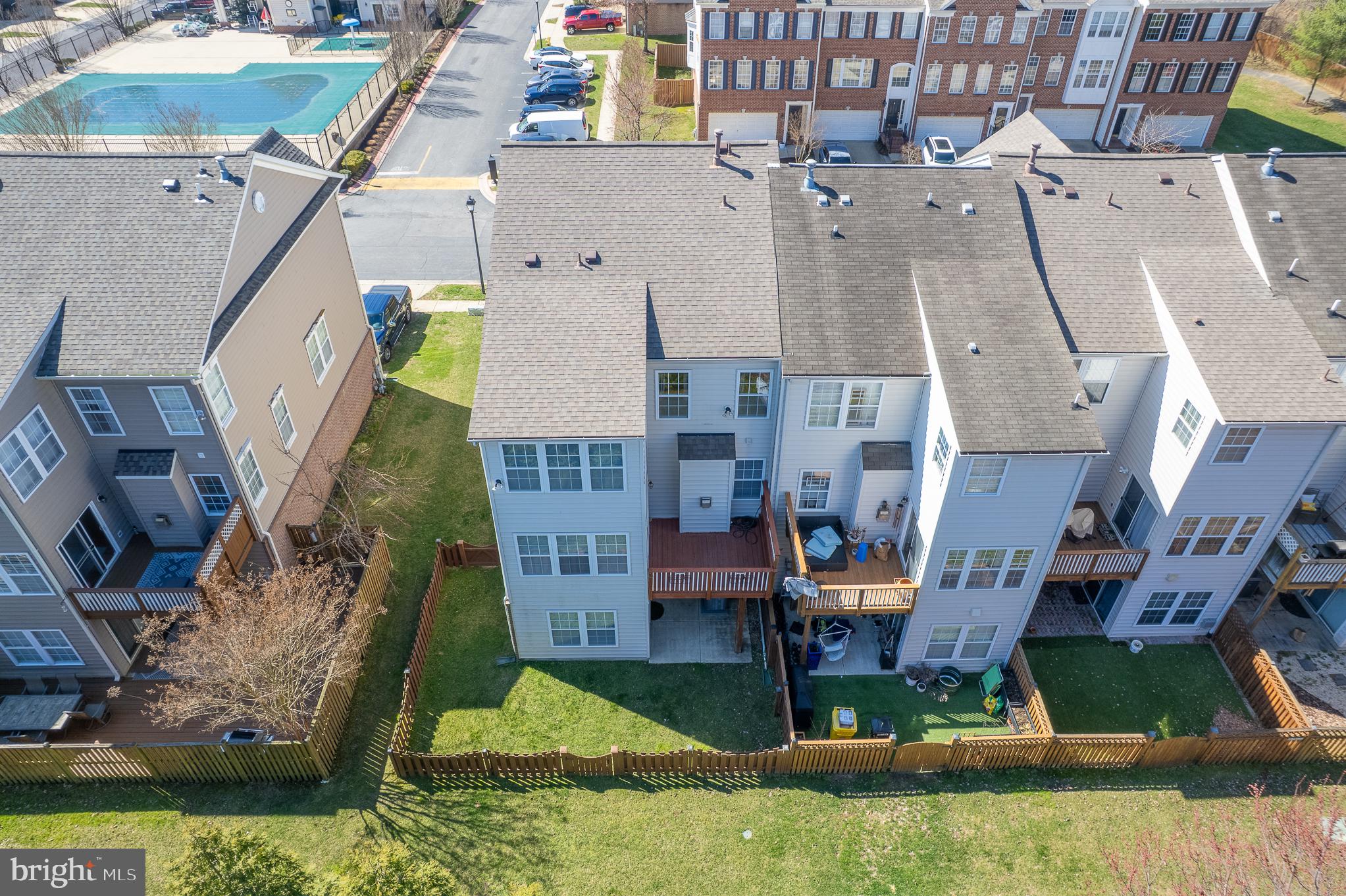 THE LANDINGS AT RIVER OAKS - Residential