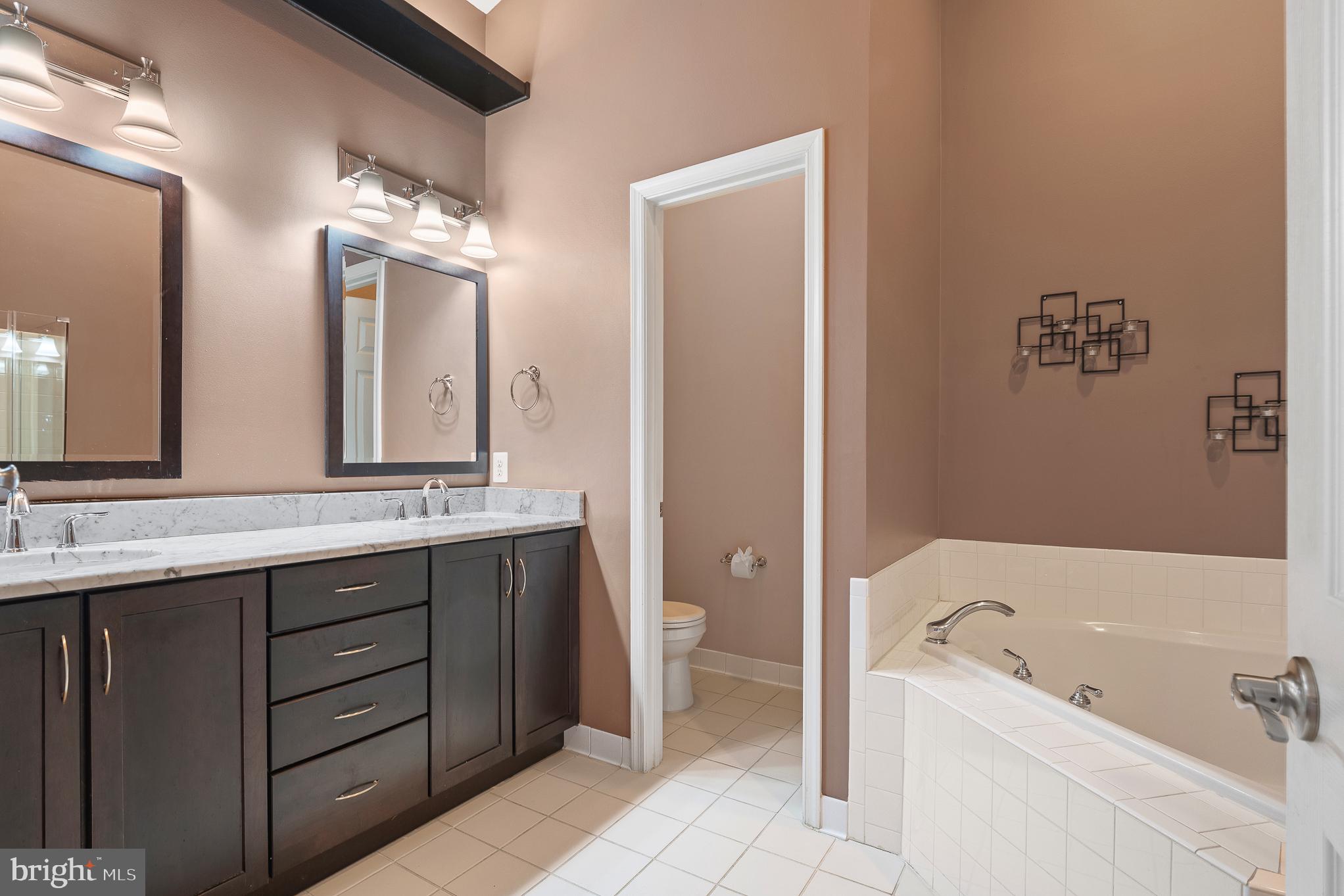 THE LANDINGS AT RIVER OAKS - Residential