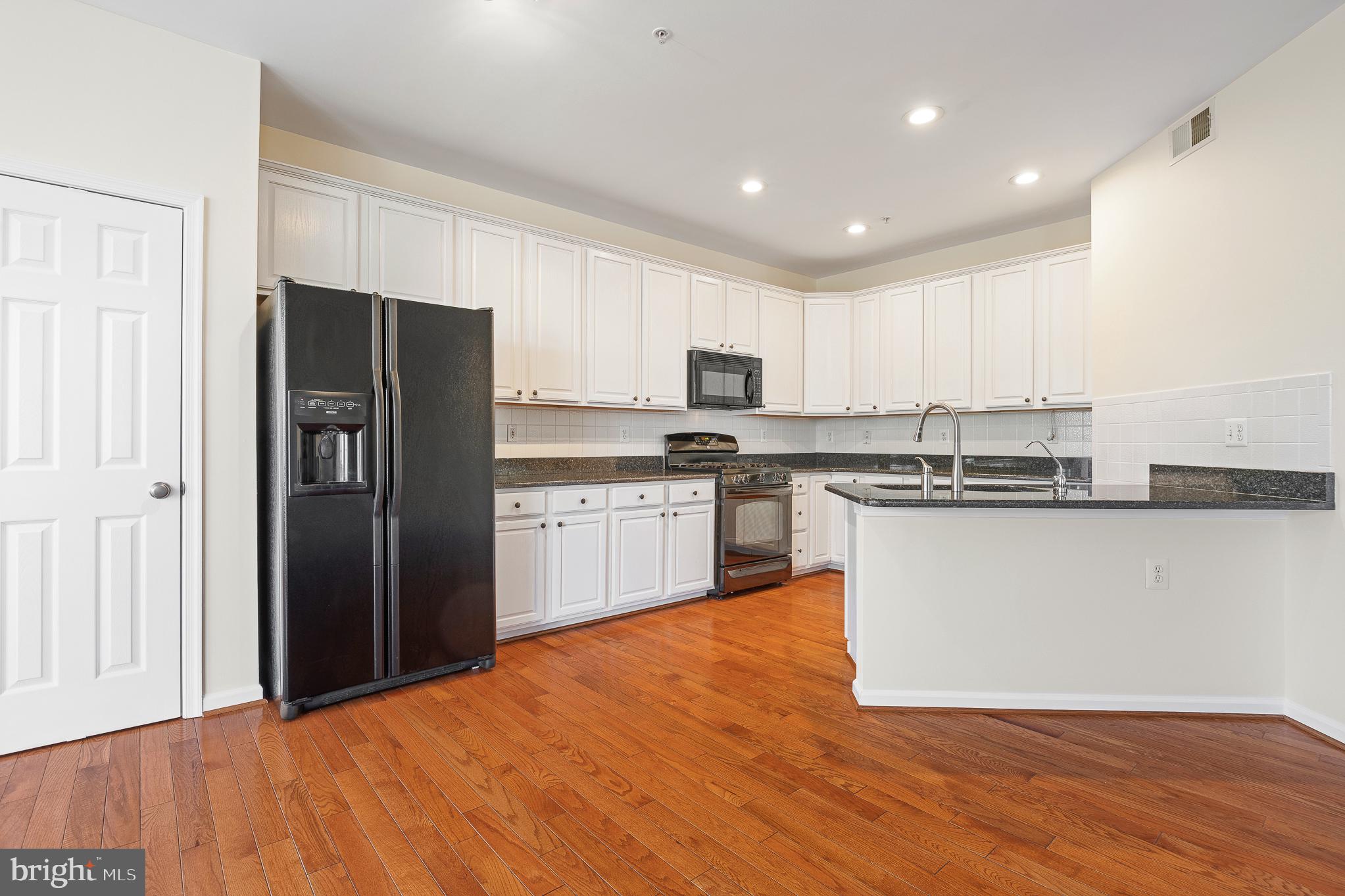 THE LANDINGS AT RIVER OAKS - Residential