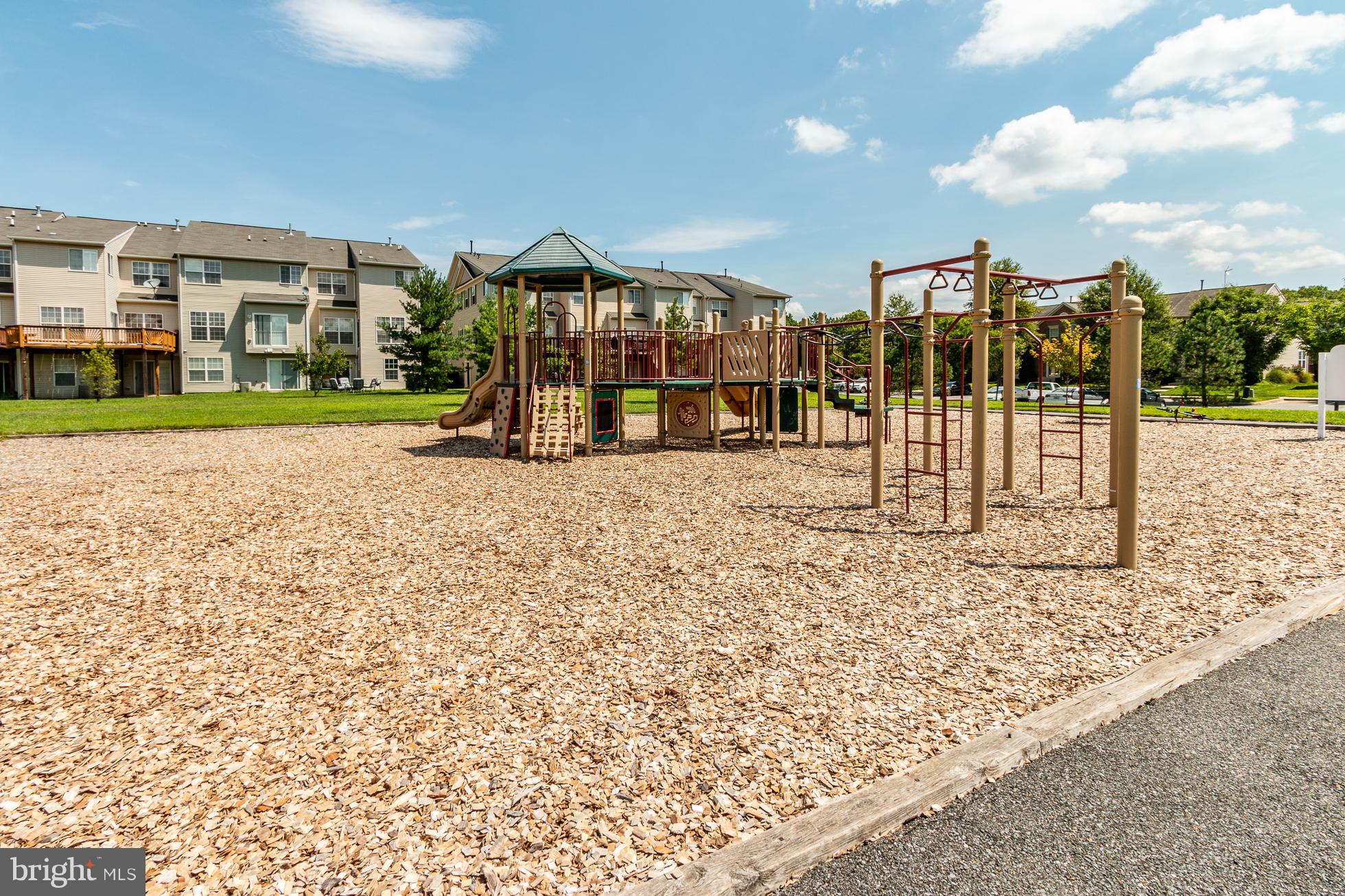 SEVEN OAKS - Residential