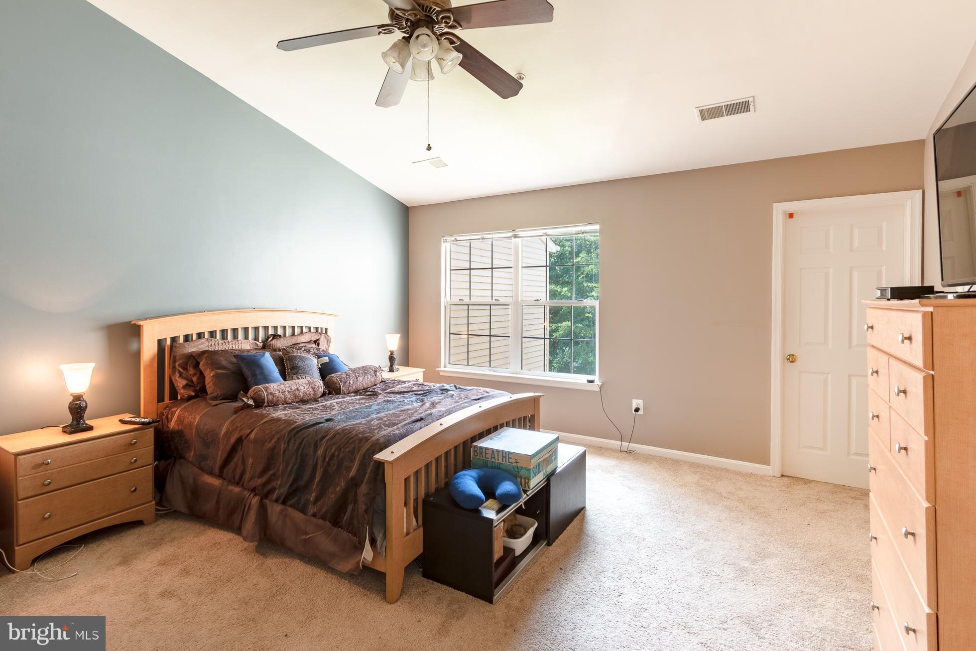 SEVEN OAKS - Residential