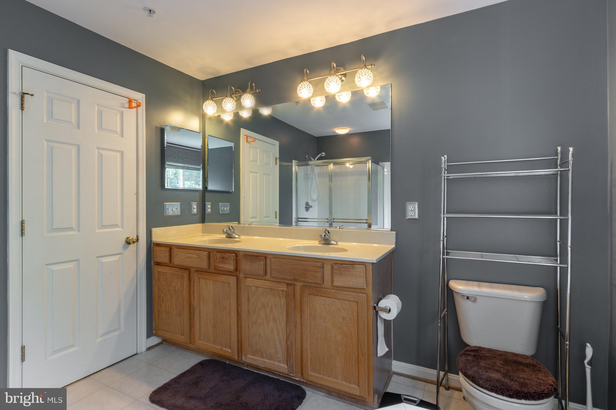 SEVEN OAKS - Residential