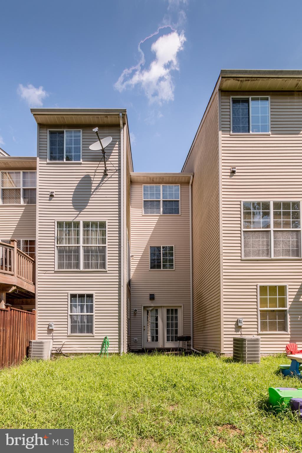 SEVEN OAKS - Residential