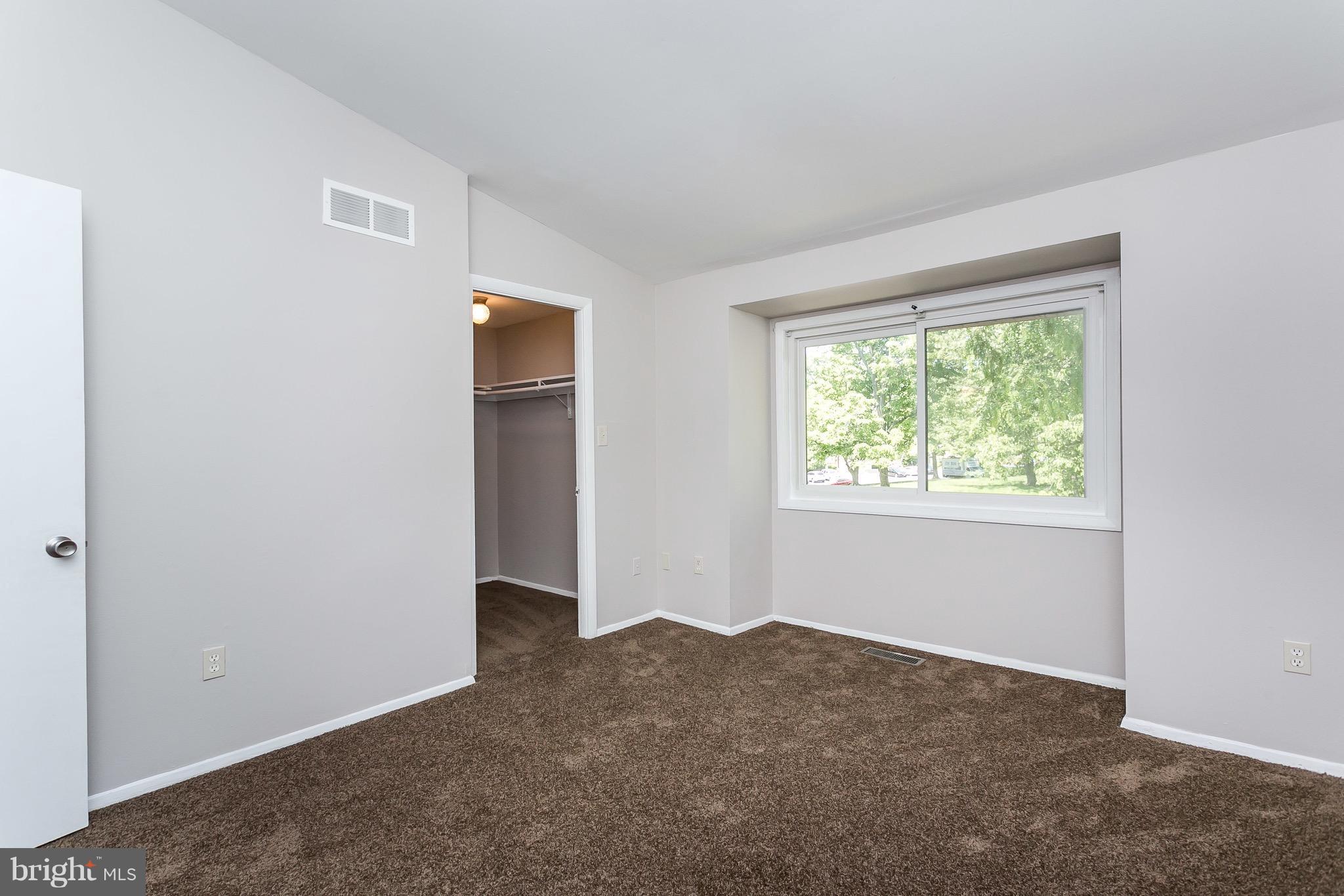 OAKLAND MILLS - Residential