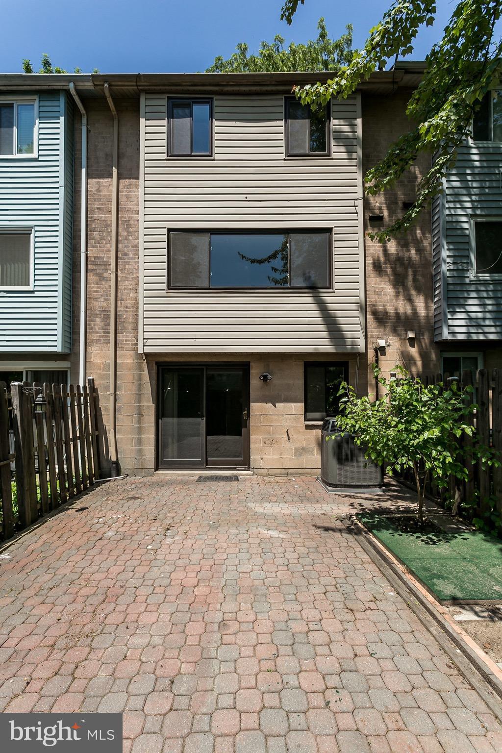 OAKLAND MILLS - Residential