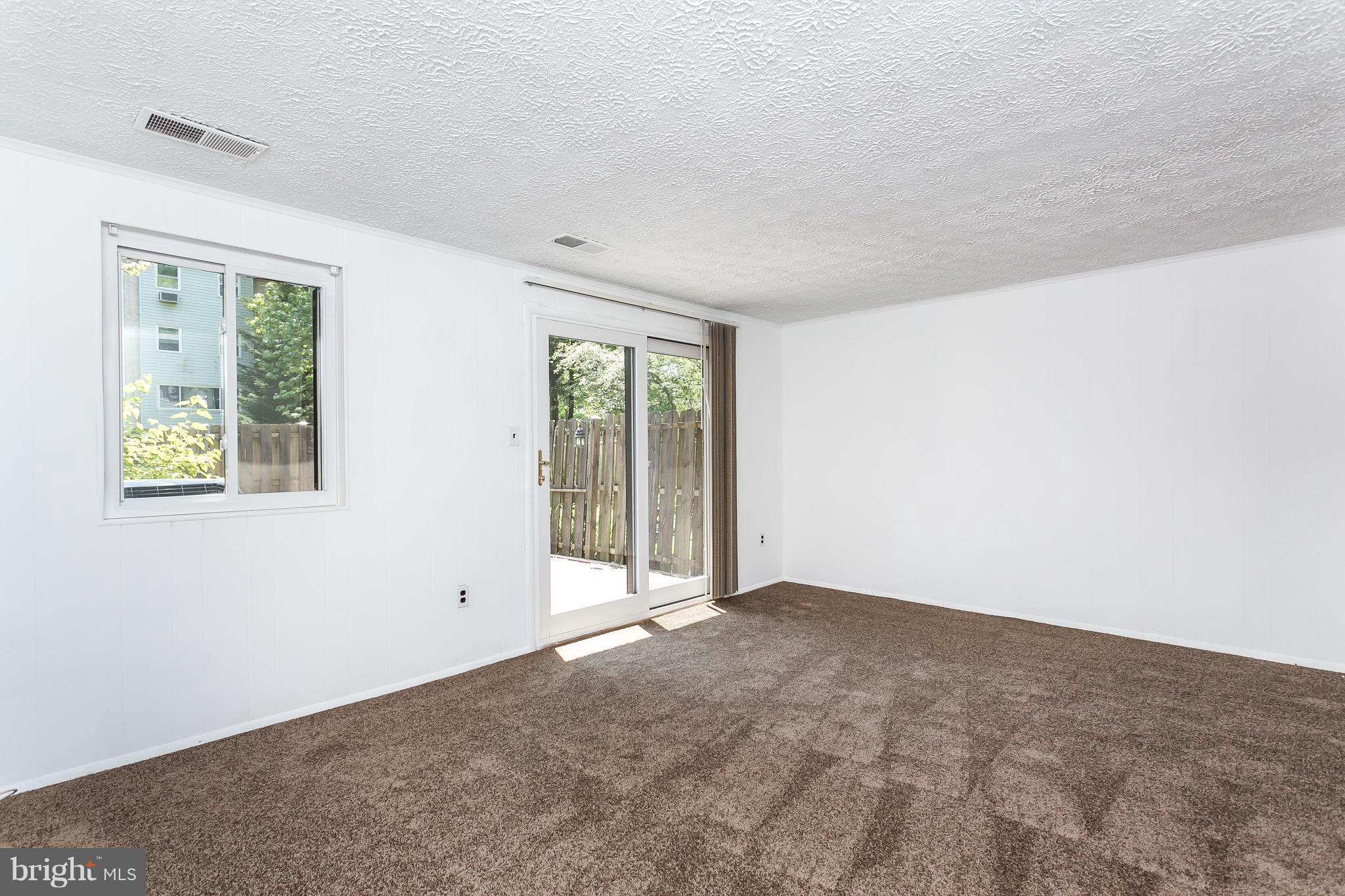 OAKLAND MILLS - Residential