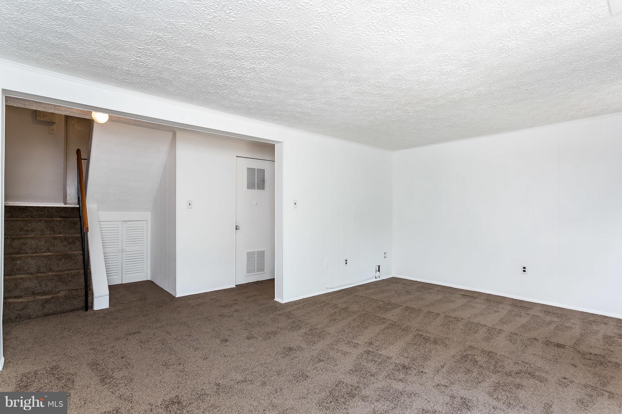 OAKLAND MILLS - Residential