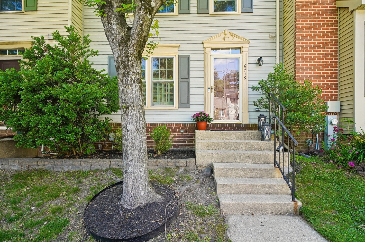 6219 STRATFORD COURT
