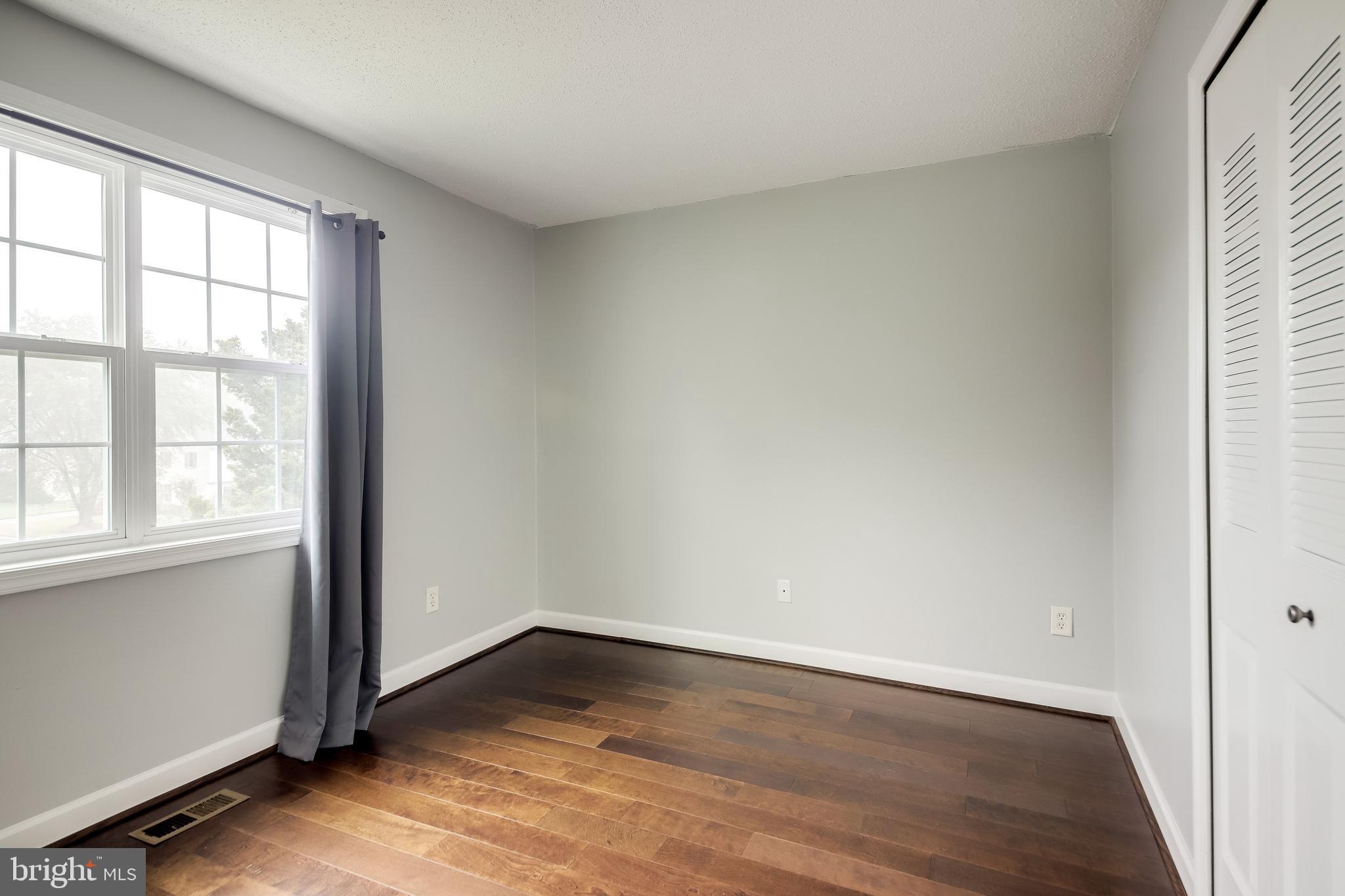 OAK TREE - Residential Lease