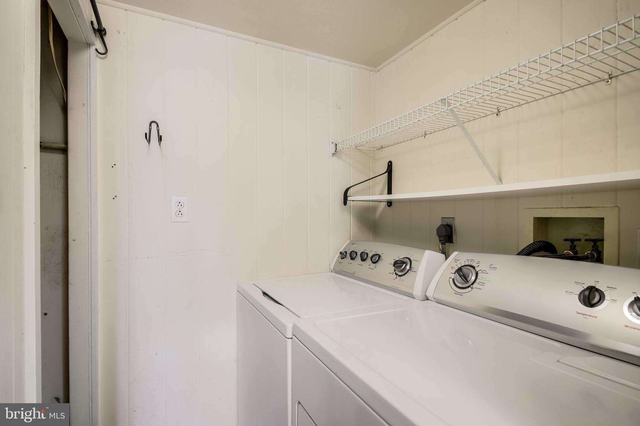 OAK TREE - Residential Lease