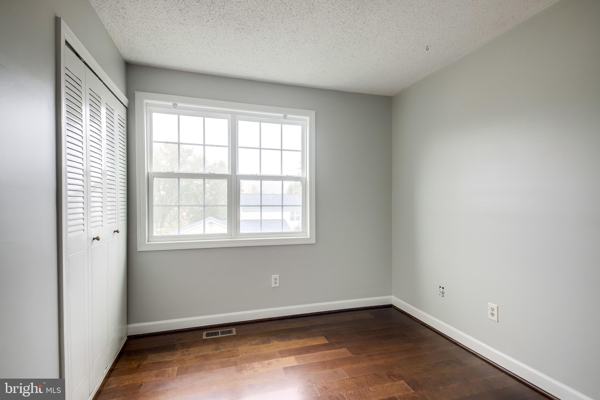 OAK TREE - Residential Lease