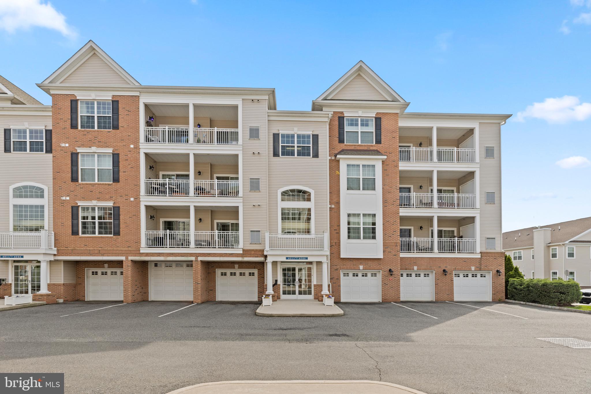 4021 DERBY COURT