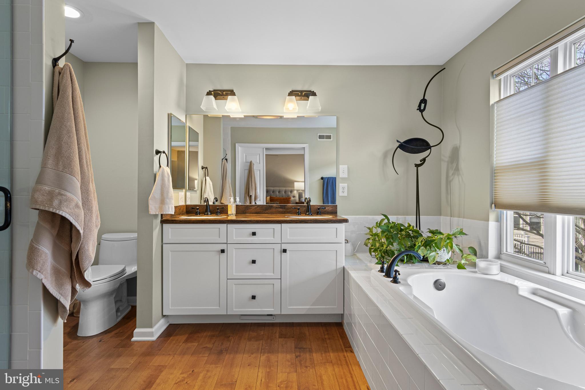 SWARTHMORE VLG GRN - Residential