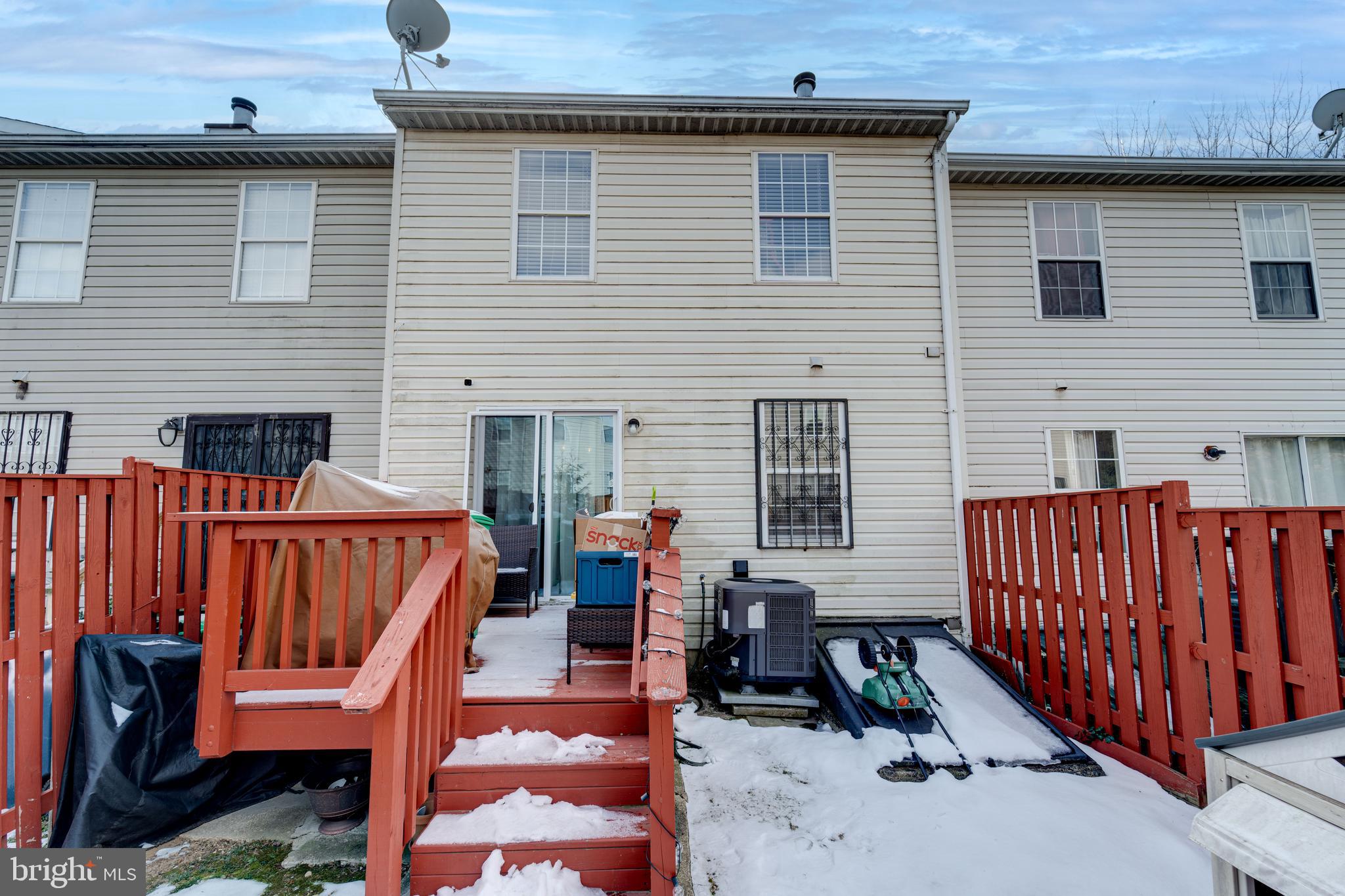 ROYAL PLAZA - Residential