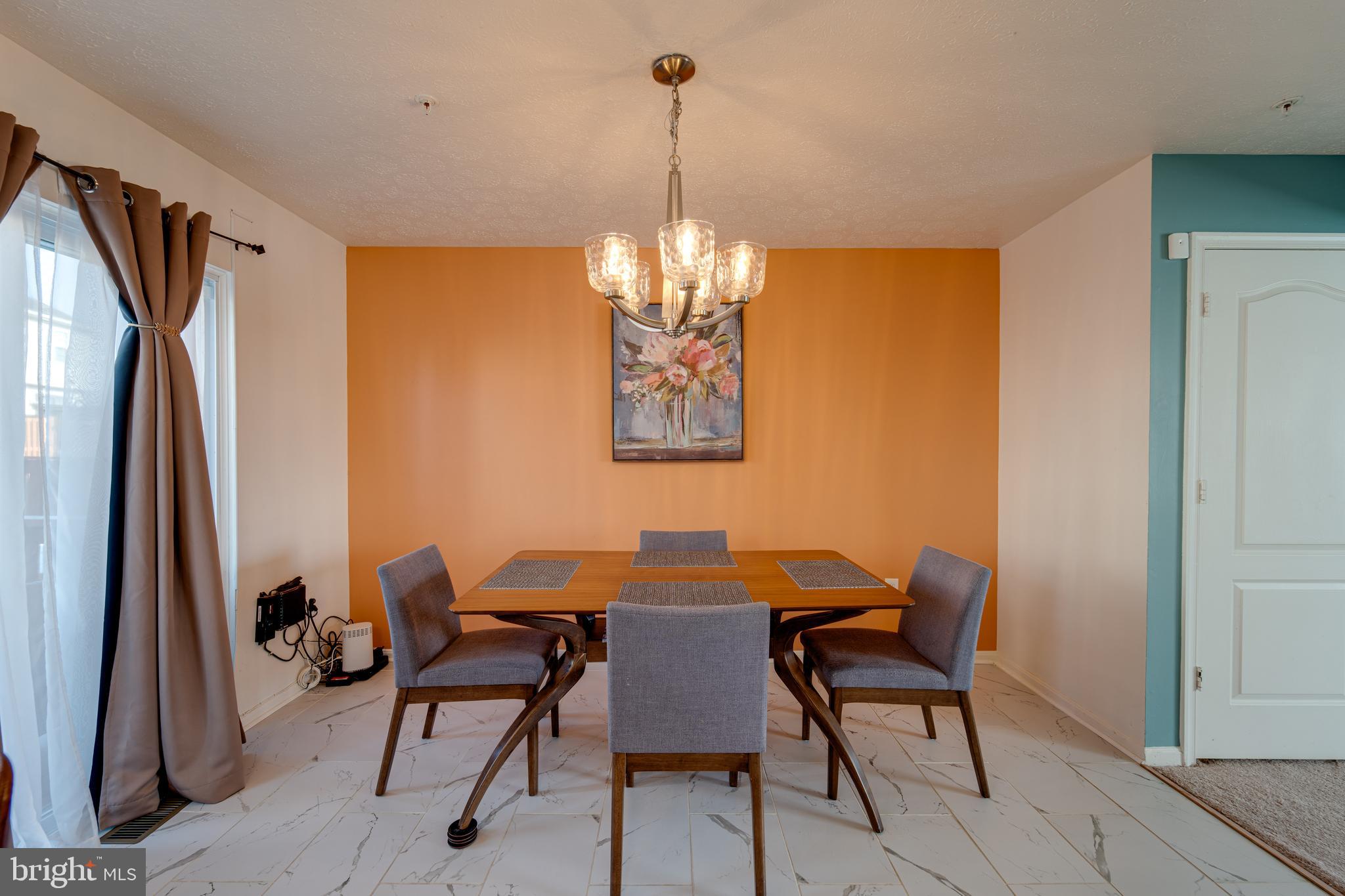 ROYAL PLAZA - Residential