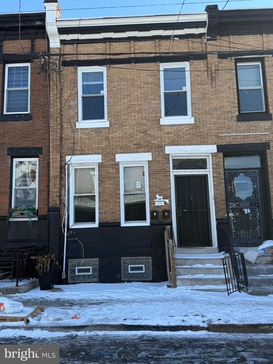 Welcome to this newly renovated one bedroom, one bathroom unit. It is situated on N 31st Street between Cumberland and Huntington making it easily accessible to public transportation. Come check it out! Requirements: Applicants to make 3x the monthly rent in verifiable net income, credit history to be considered, no evictions within the past 4 years, and must have a verifiable rental history with on-time rental payments