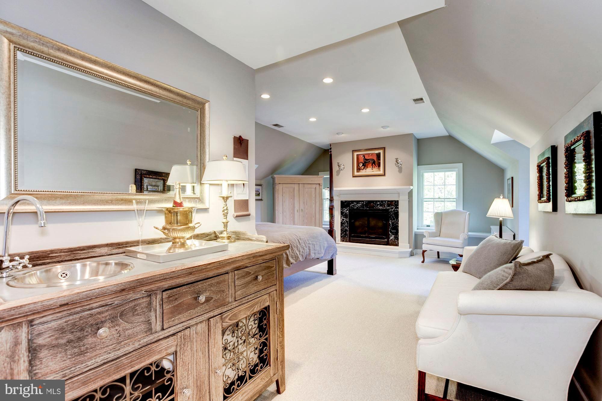 CHEVY CHASE - Residential