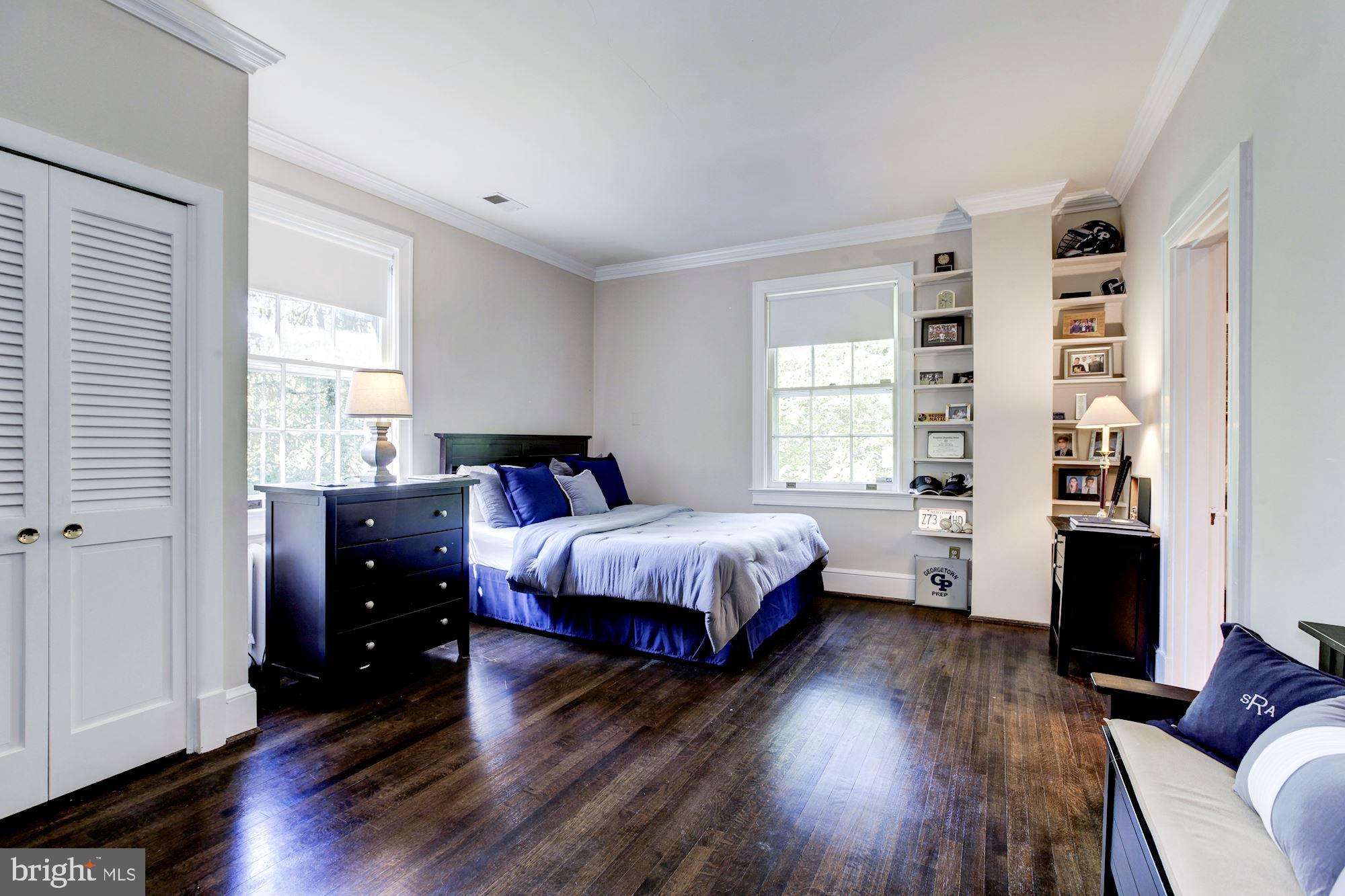 CHEVY CHASE - Residential