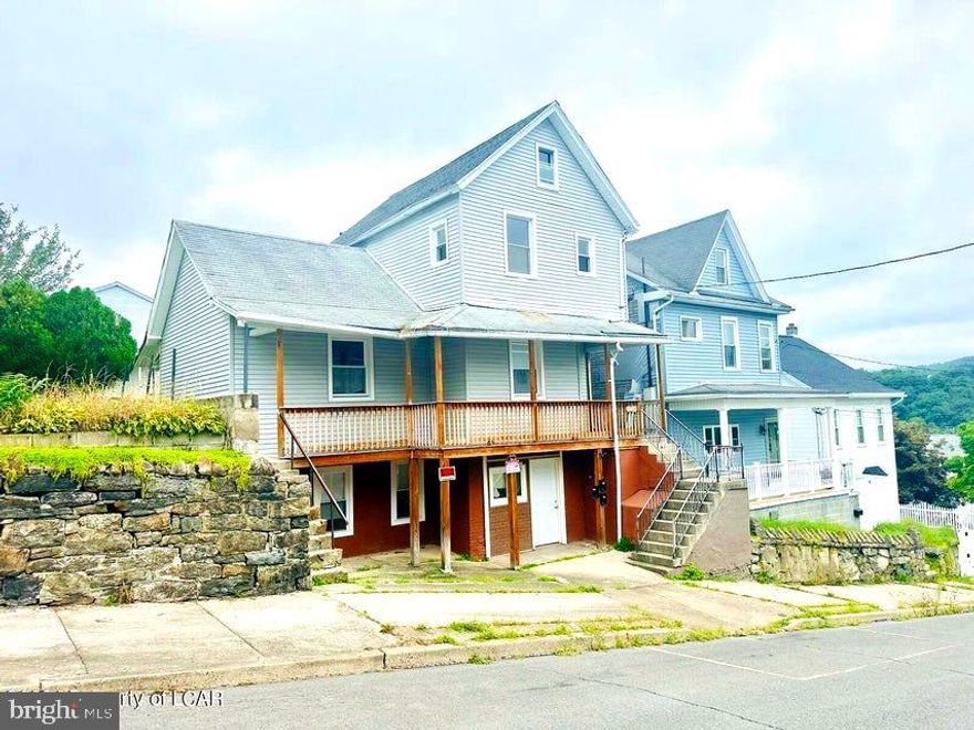 TOTALLY REMODELED 3 UNIT TAMAQUA INVESTMENT PROPERTY -- ALL IN EXCELLENT CONDITION! WAITING FOR YOU AND YOUR TENANTS!   1ST FLOOR GROUND LEVEL EFF. UNIT - 1 BEDROOM, LR. KIT. BATH; 2ND FLOOR UNIT HAS THREE BEDROOMS & 2 BATHS! 3RD FLOOR UNIT HAS 3 BEDROOMS AND 1 BATH!  EXCELLENT INVESTMENT OPPORTUNITY FOR YOUR PORTFOLIO --RENT ALL UNITS OR LIVE IN ONE BEAUTIFUL UNIT AND RENT THE OTHER 2 FOR GREAT INCOME!!!