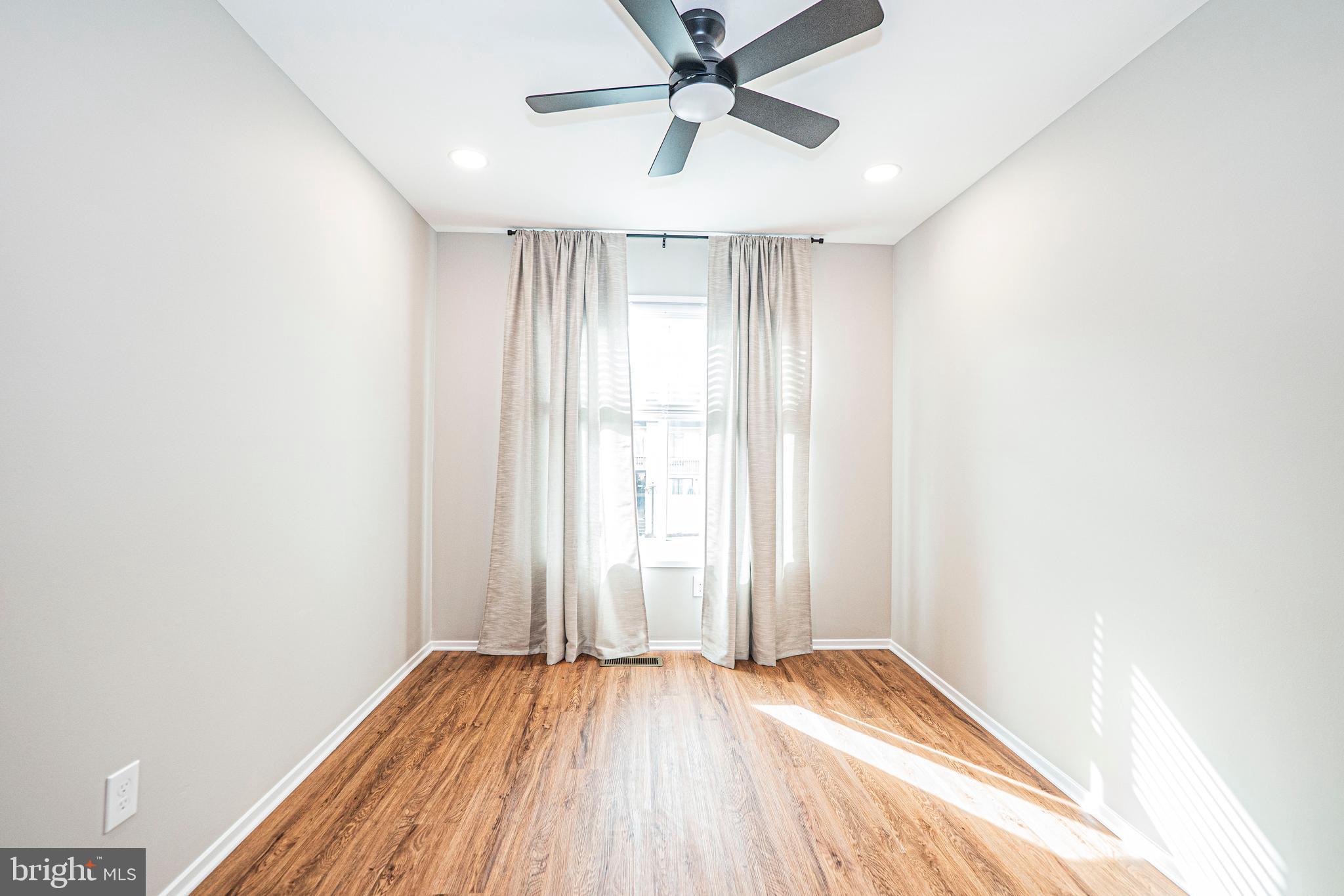 CLUBSIDE - Residential Lease