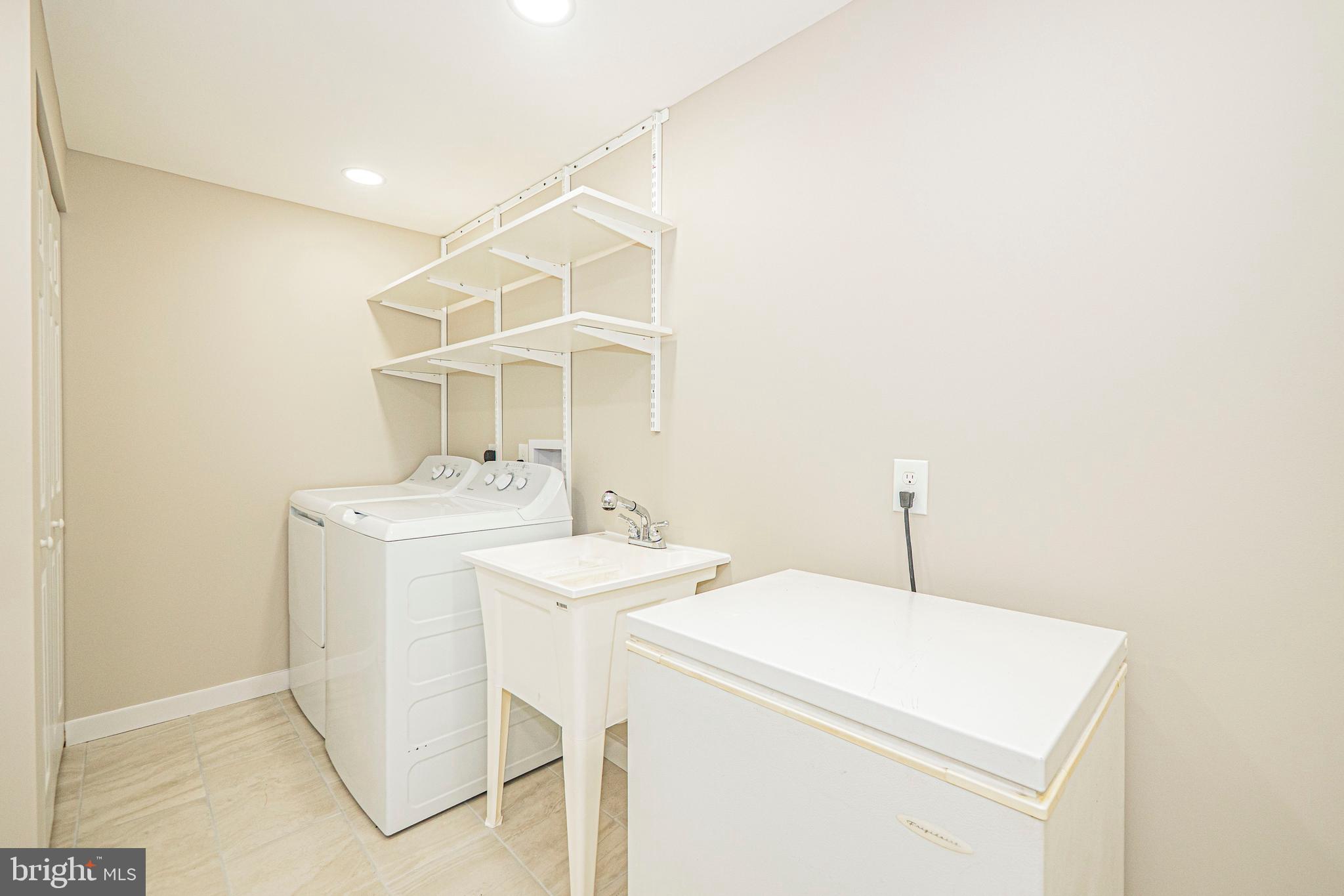 CLUBSIDE - Residential Lease