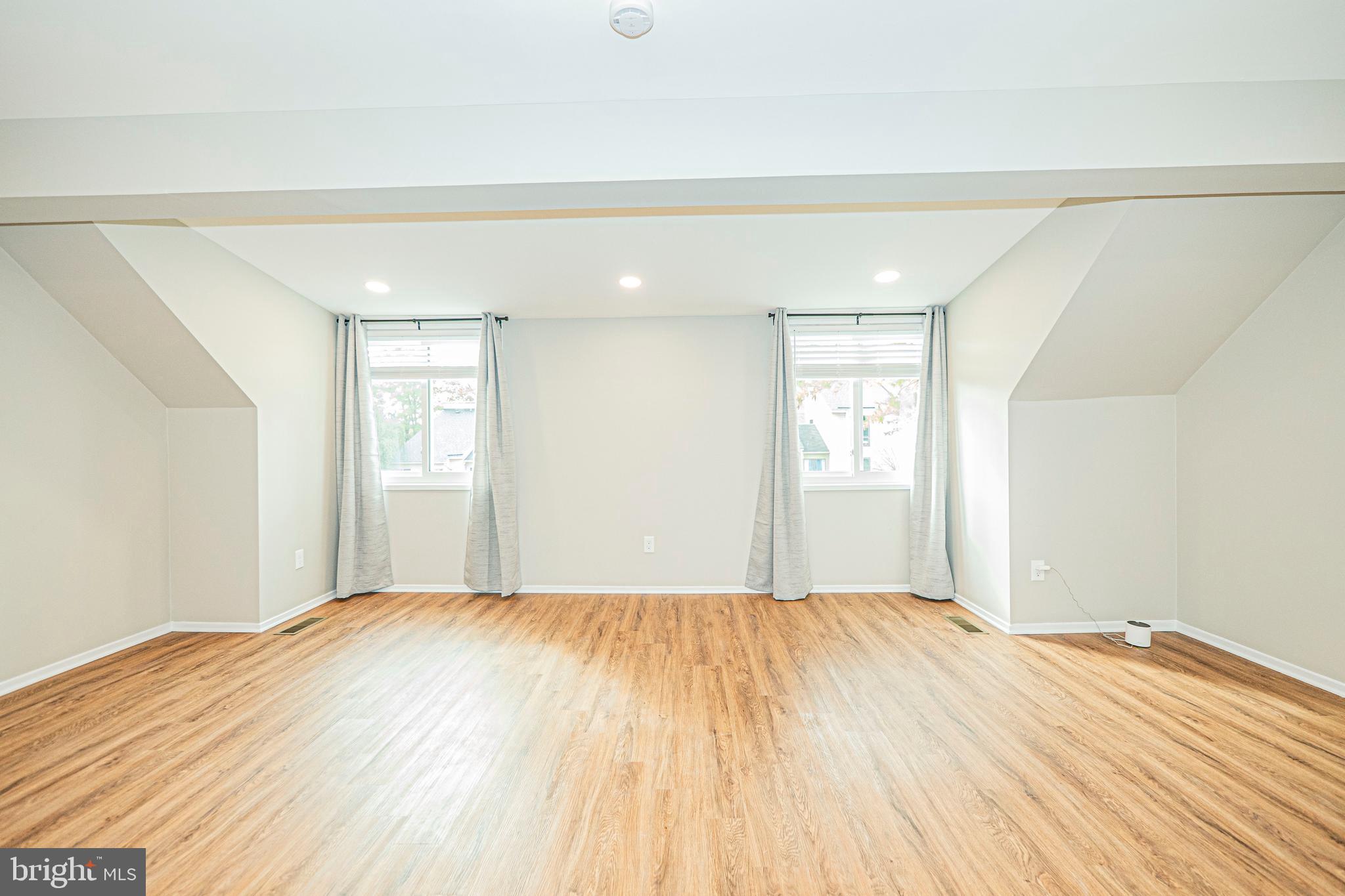 CLUBSIDE - Residential Lease