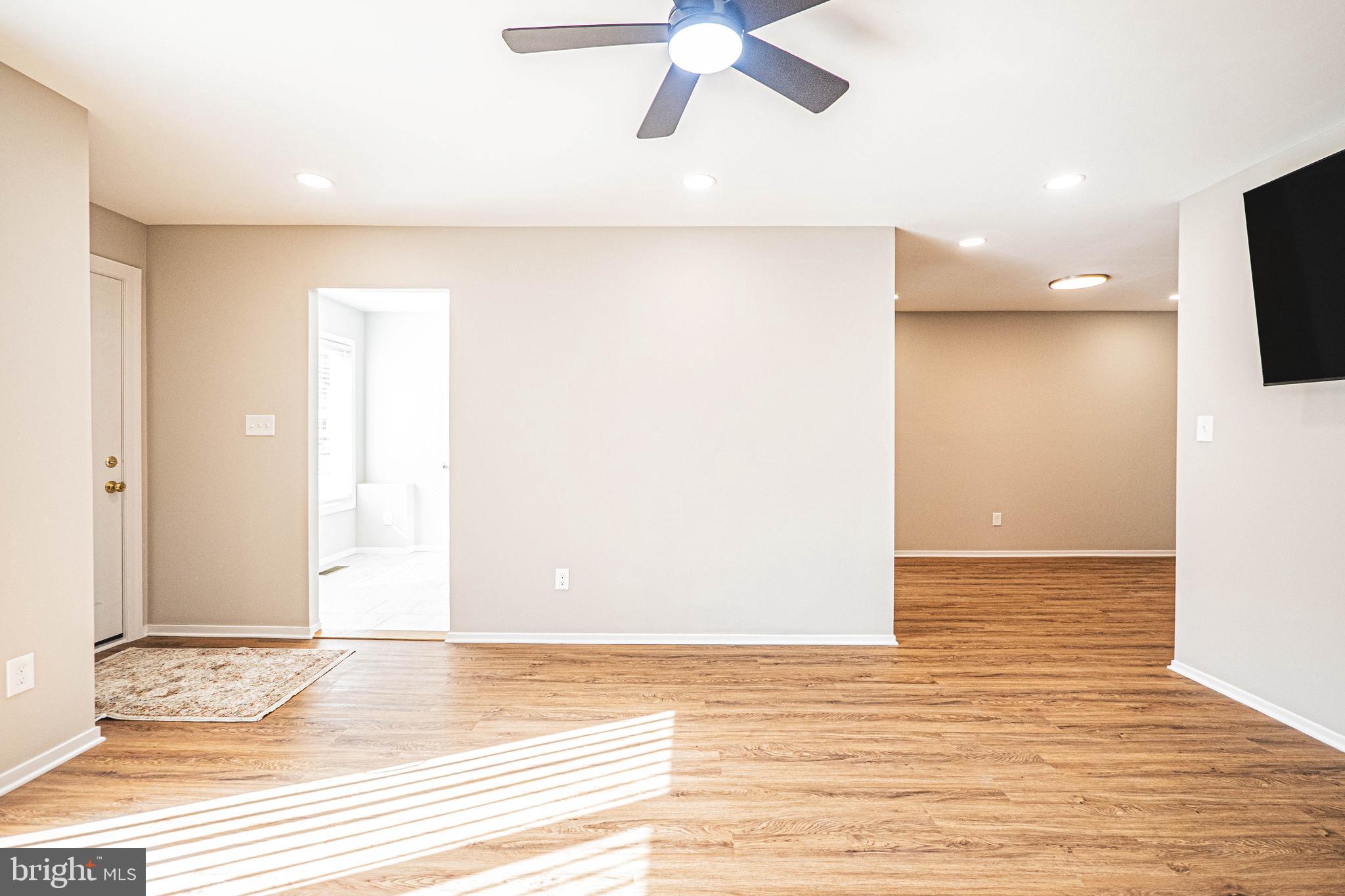 CLUBSIDE - Residential Lease