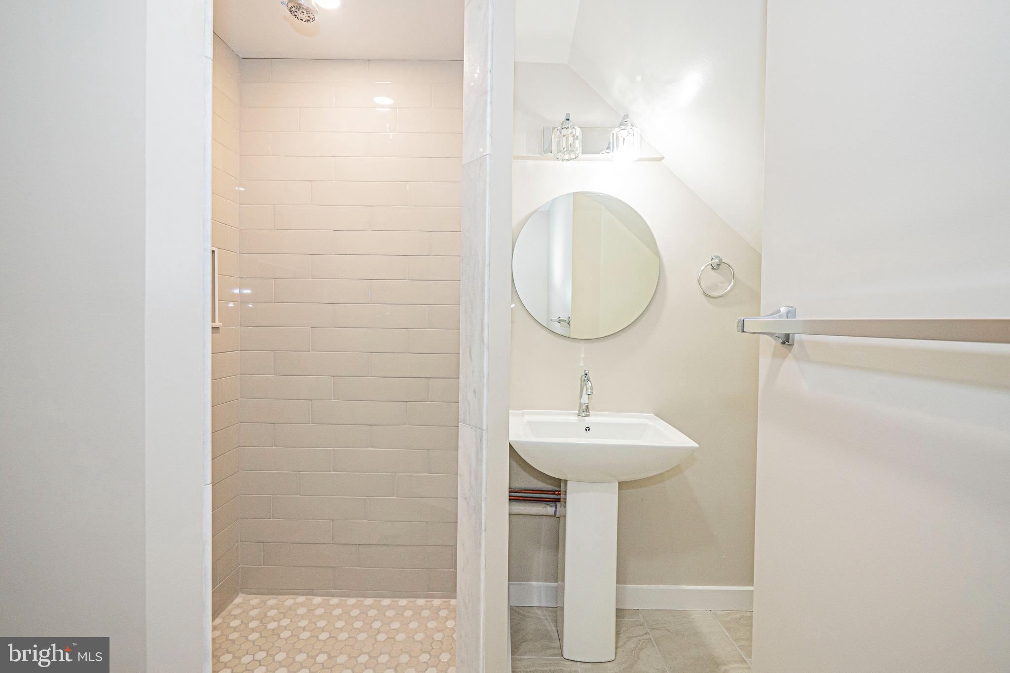 CLUBSIDE - Residential Lease