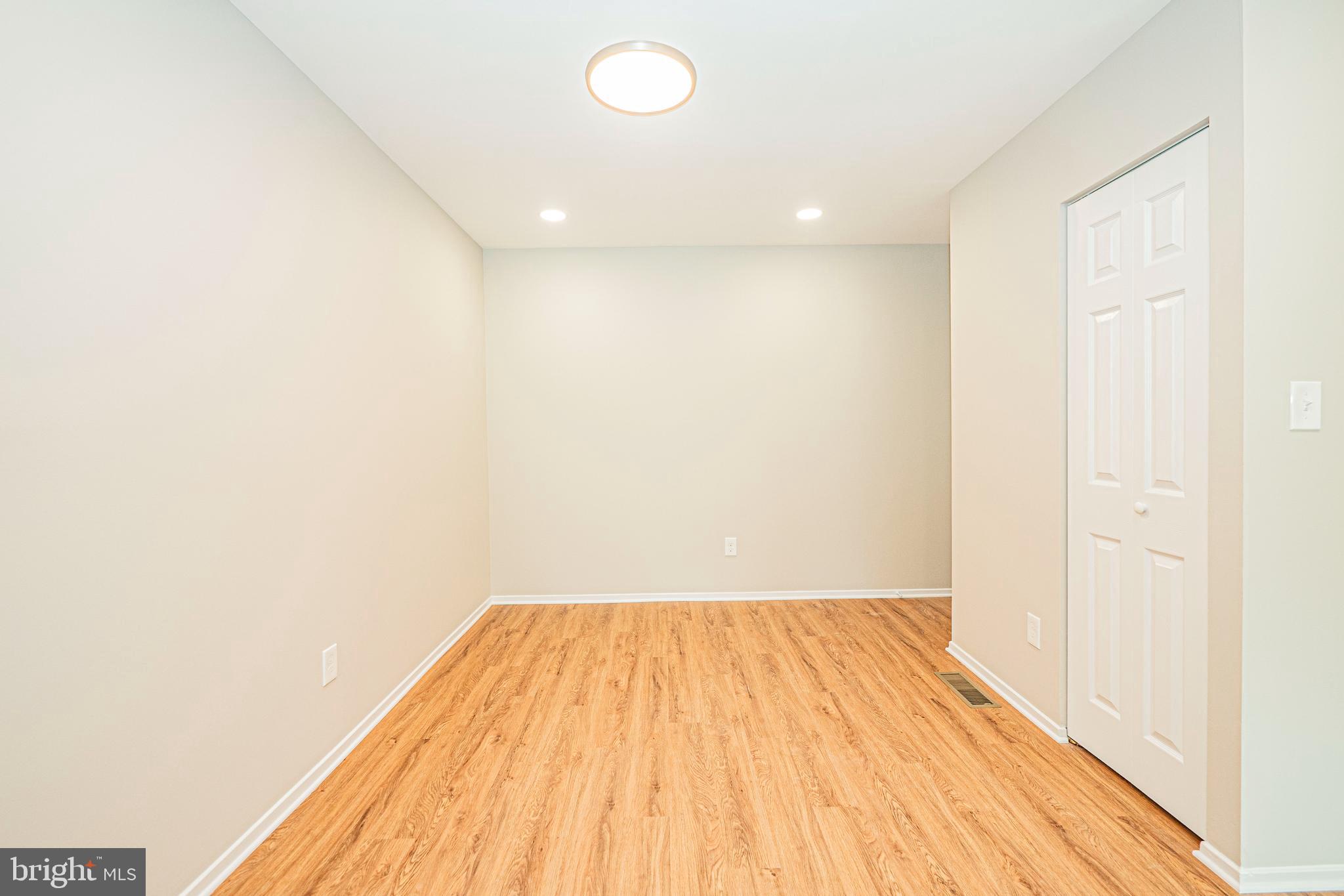 CLUBSIDE - Residential Lease