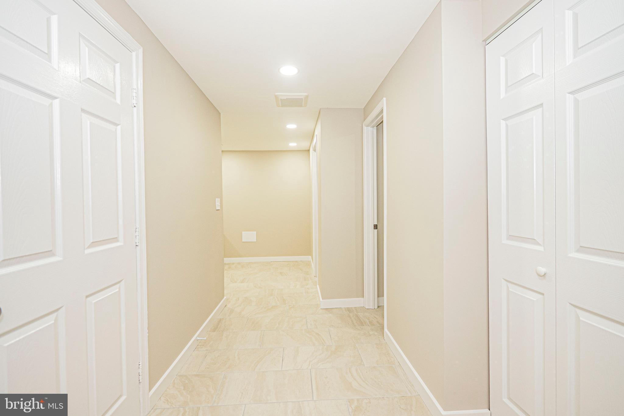 CLUBSIDE - Residential Lease