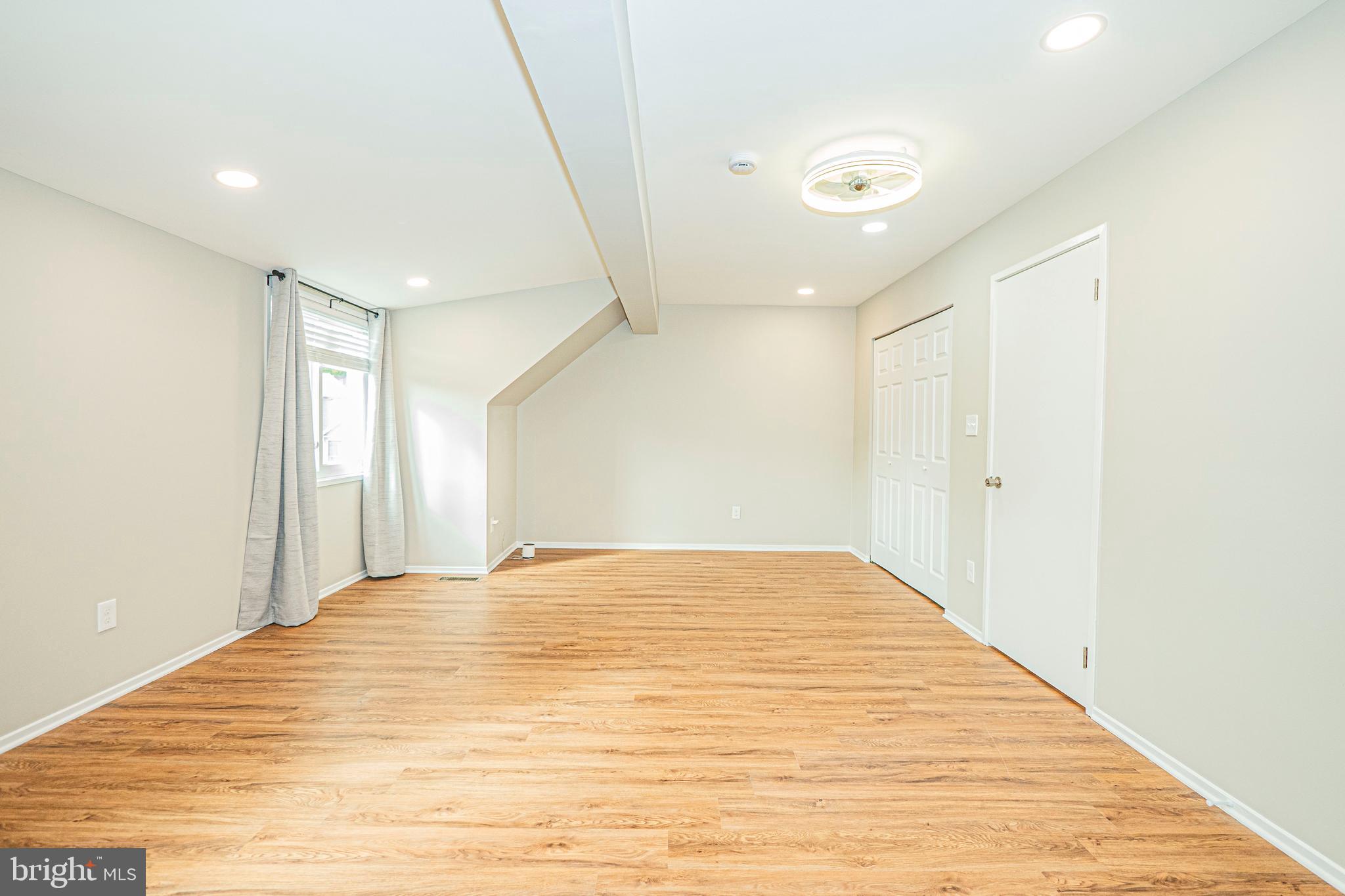 CLUBSIDE - Residential Lease