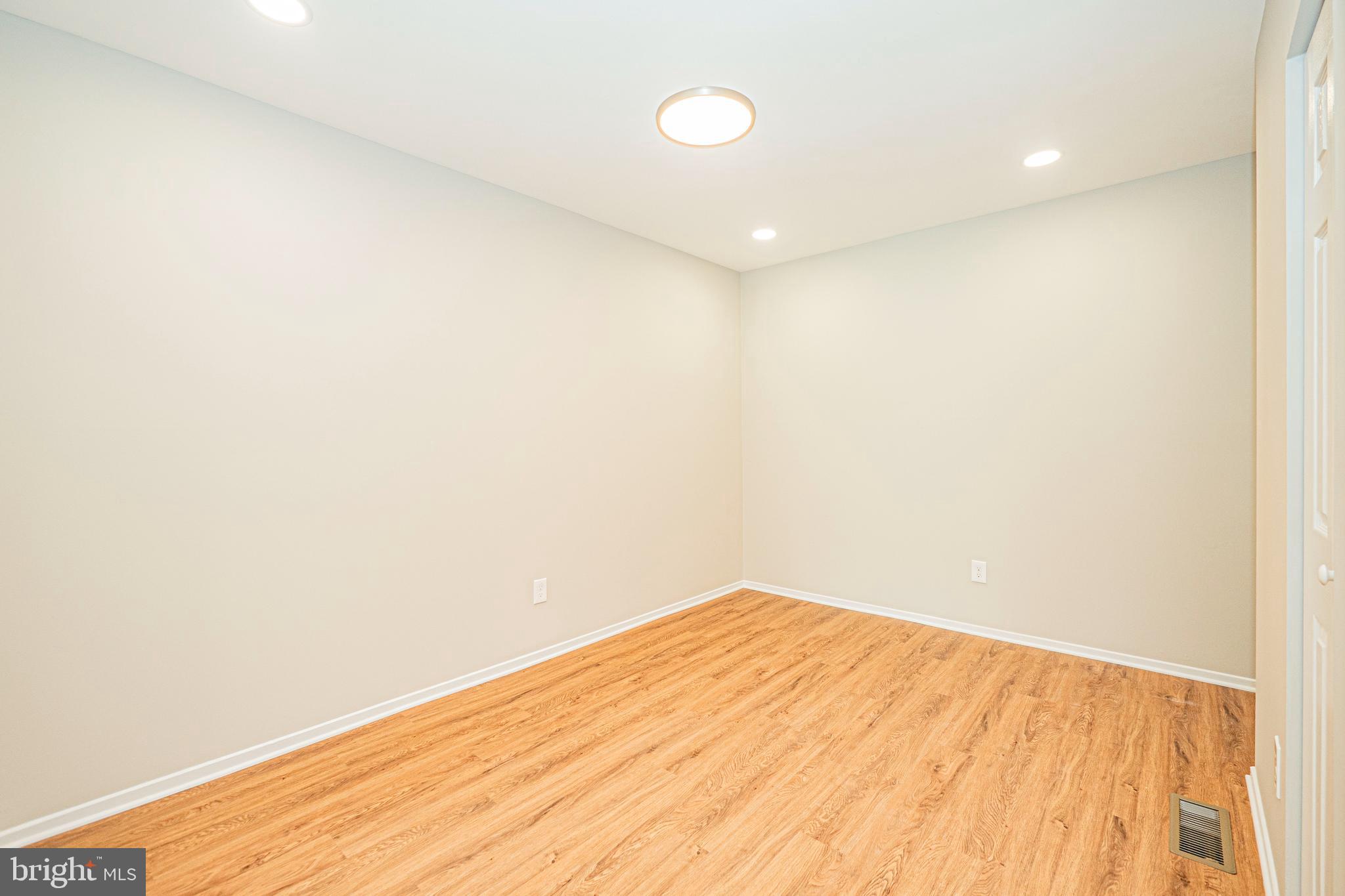 CLUBSIDE - Residential Lease