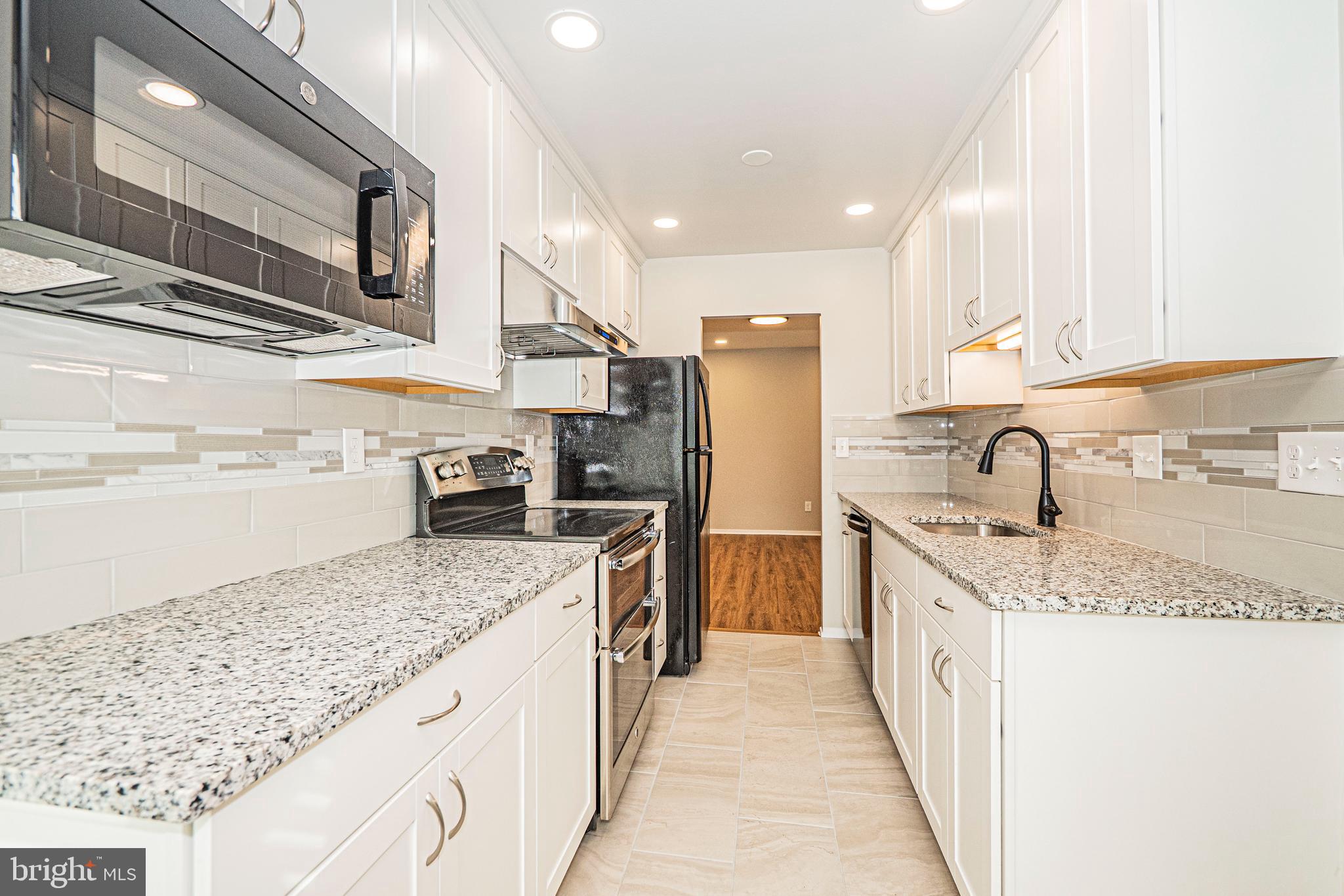 CLUBSIDE - Residential Lease