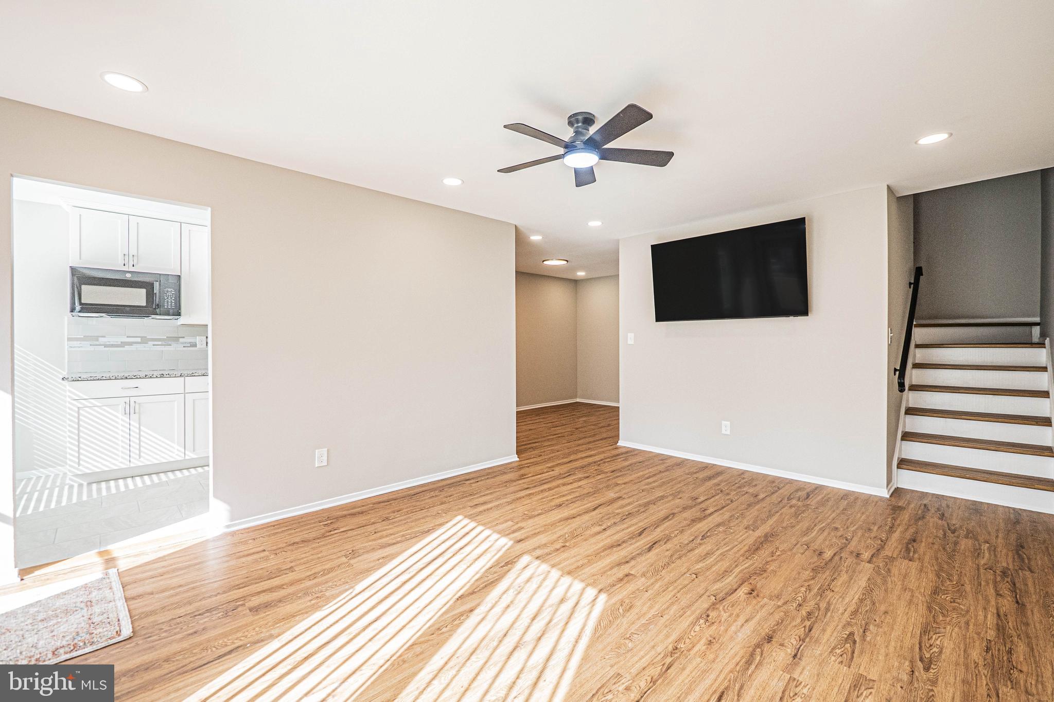 CLUBSIDE - Residential Lease