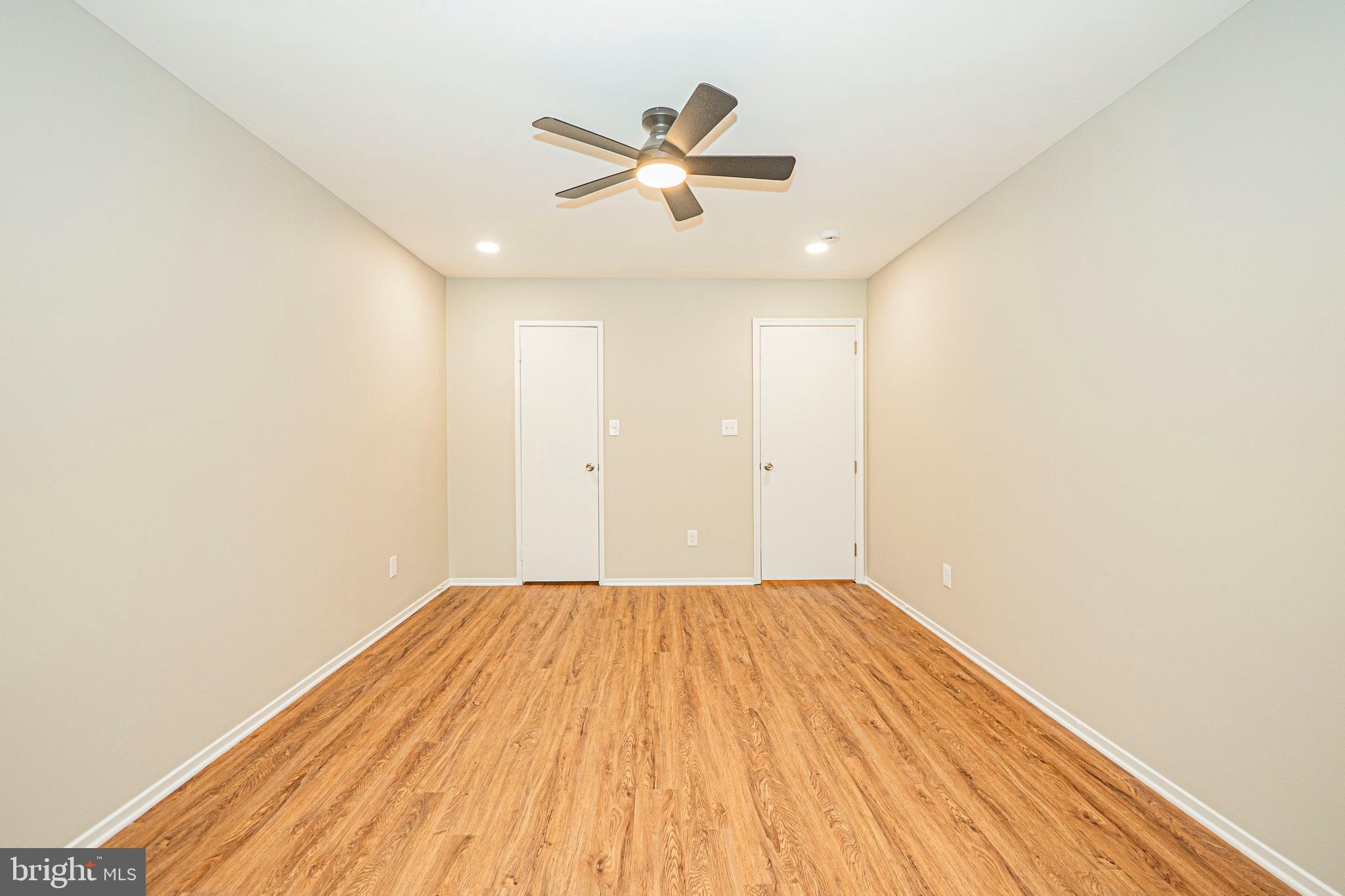 CLUBSIDE - Residential Lease