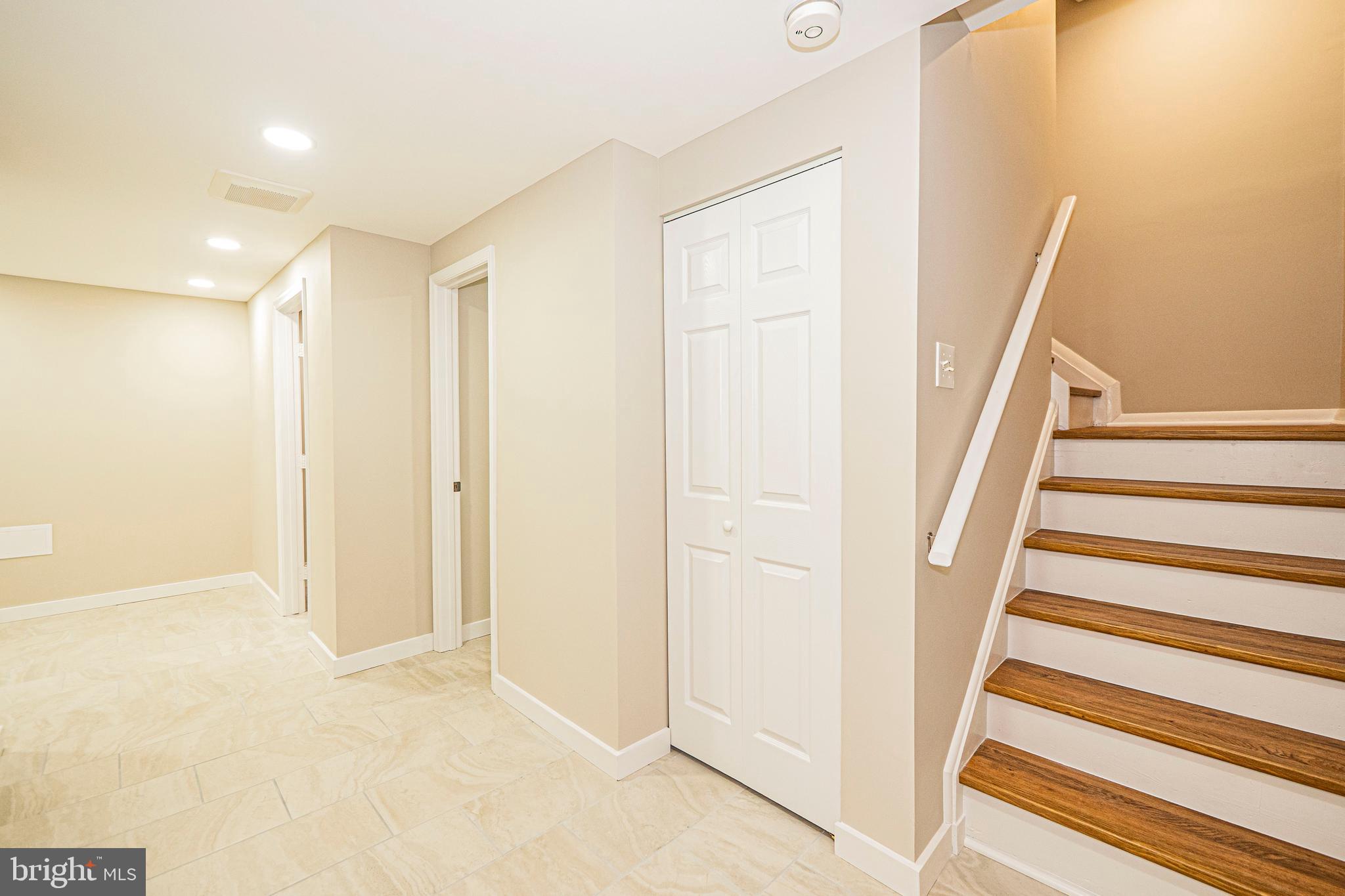 CLUBSIDE - Residential Lease