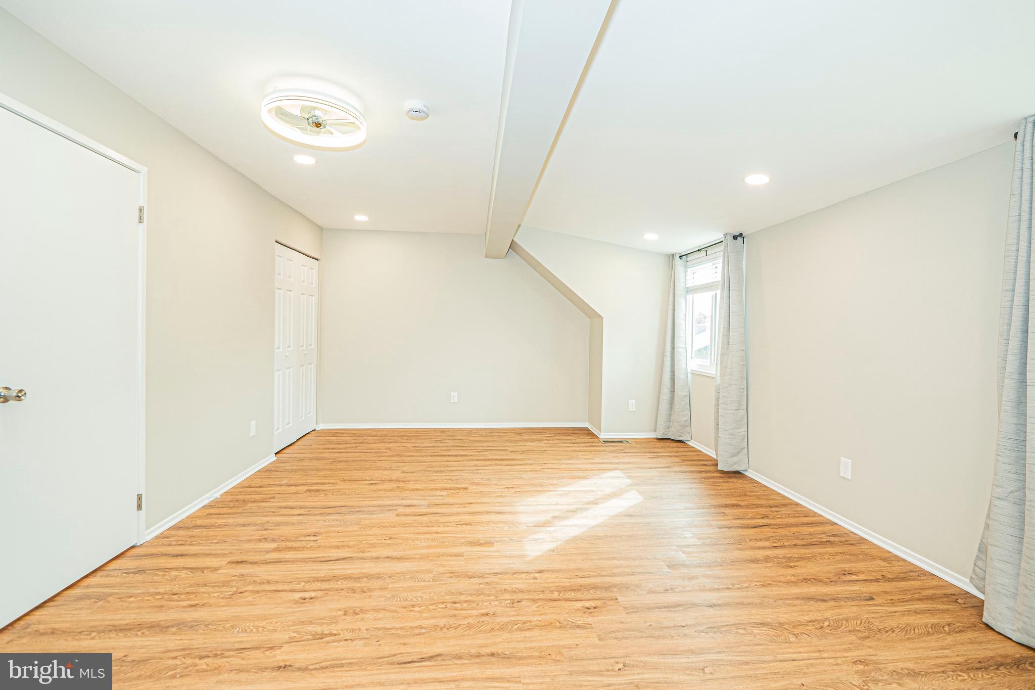 CLUBSIDE - Residential Lease