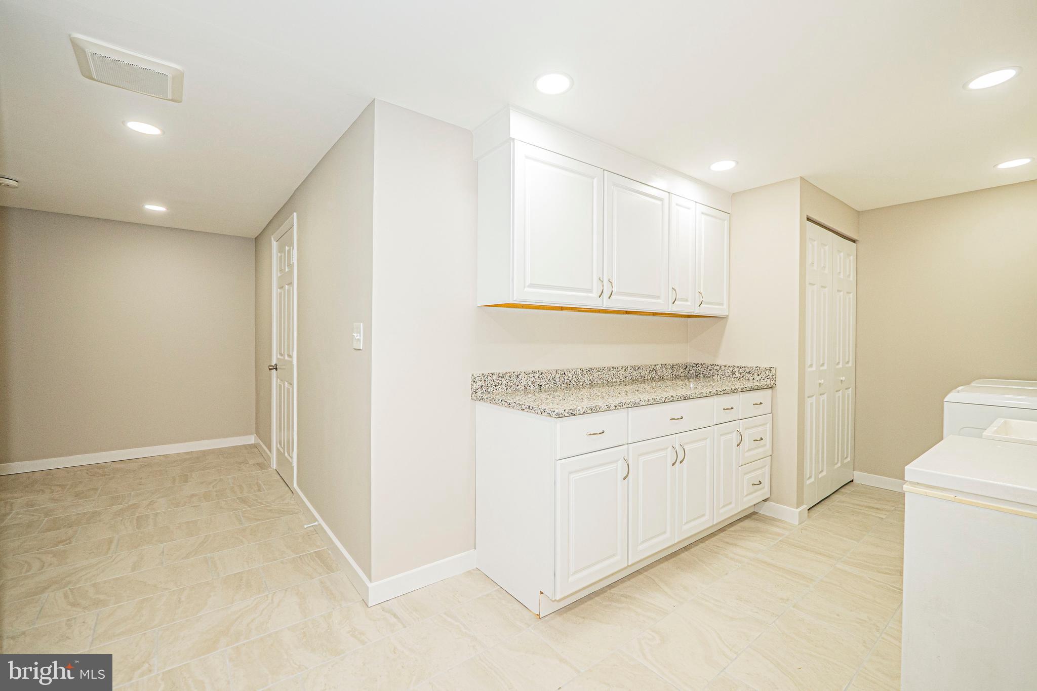 CLUBSIDE - Residential Lease