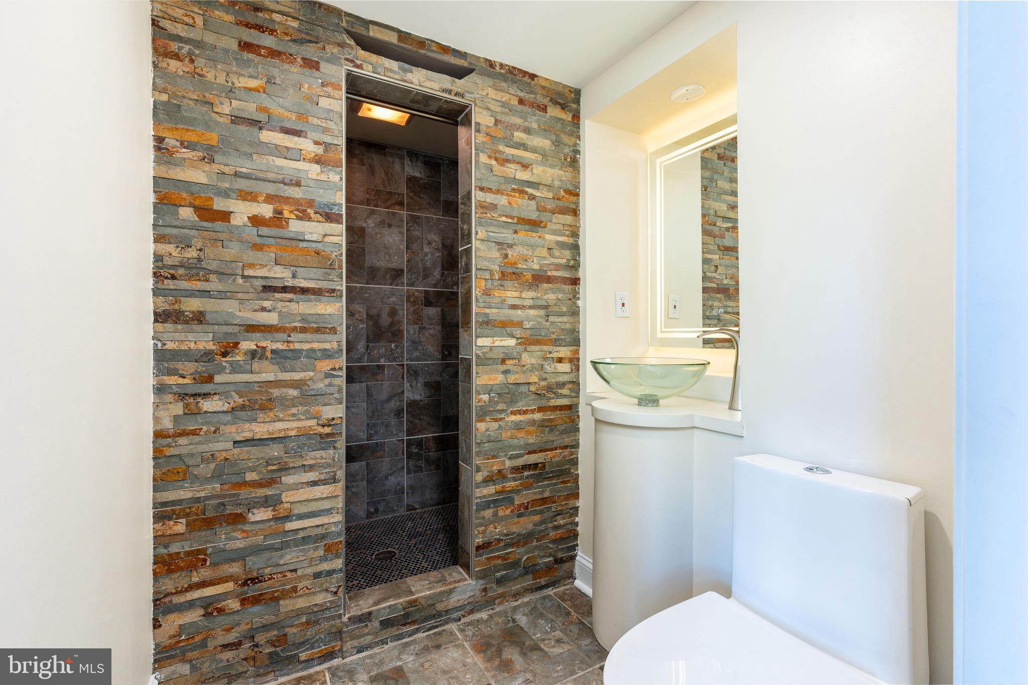 MANAYUNK - Residential Lease